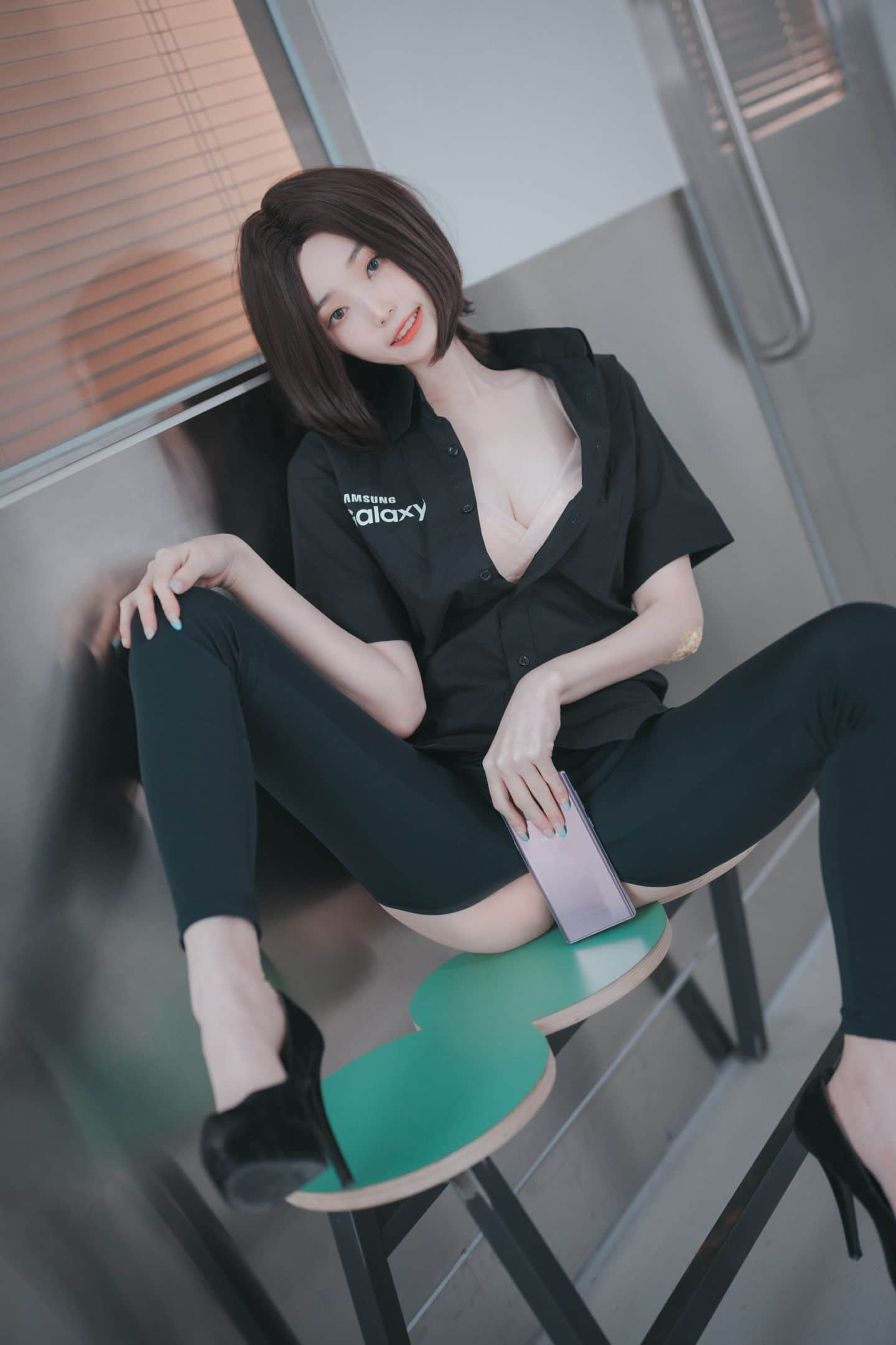 1 (18)