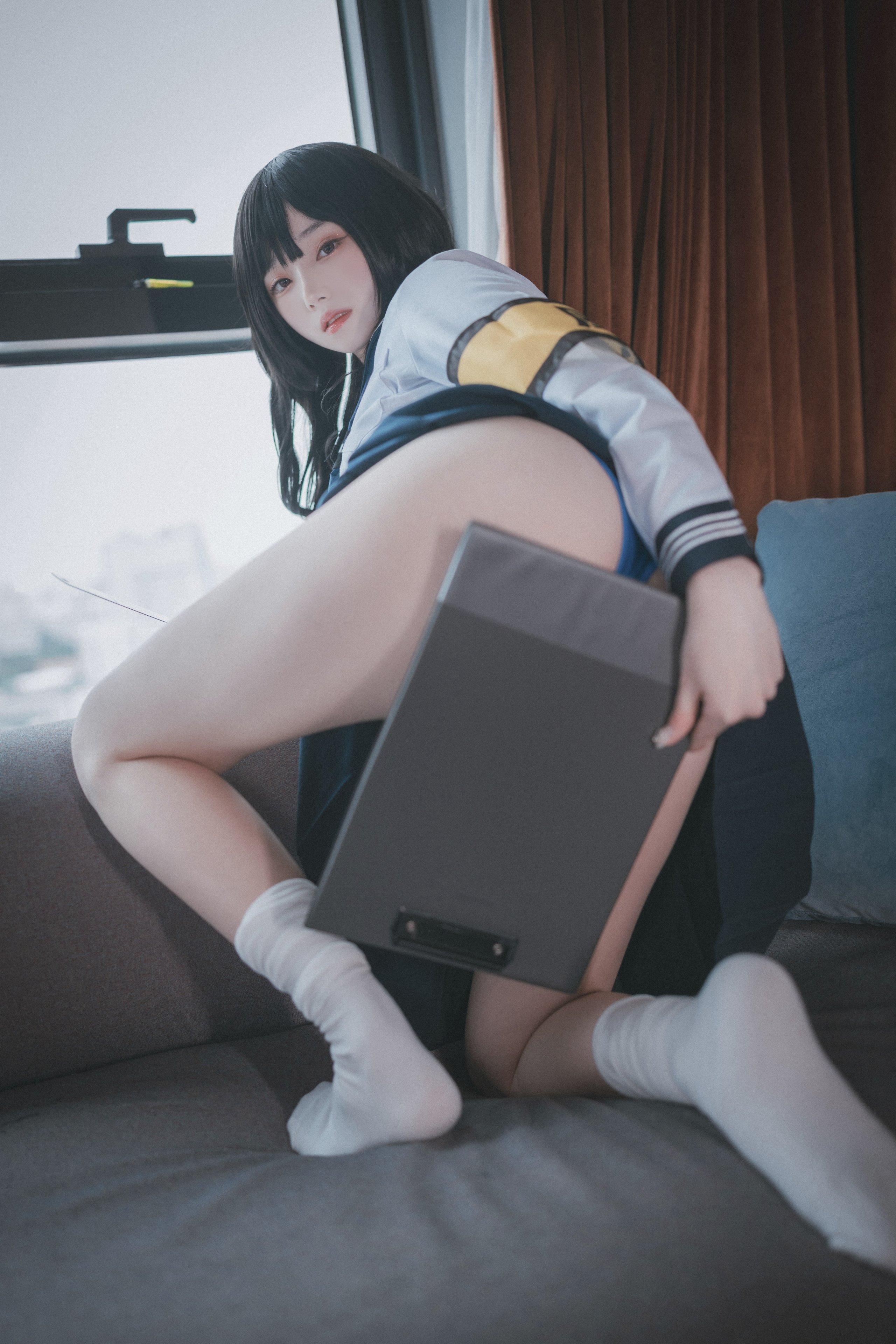 06