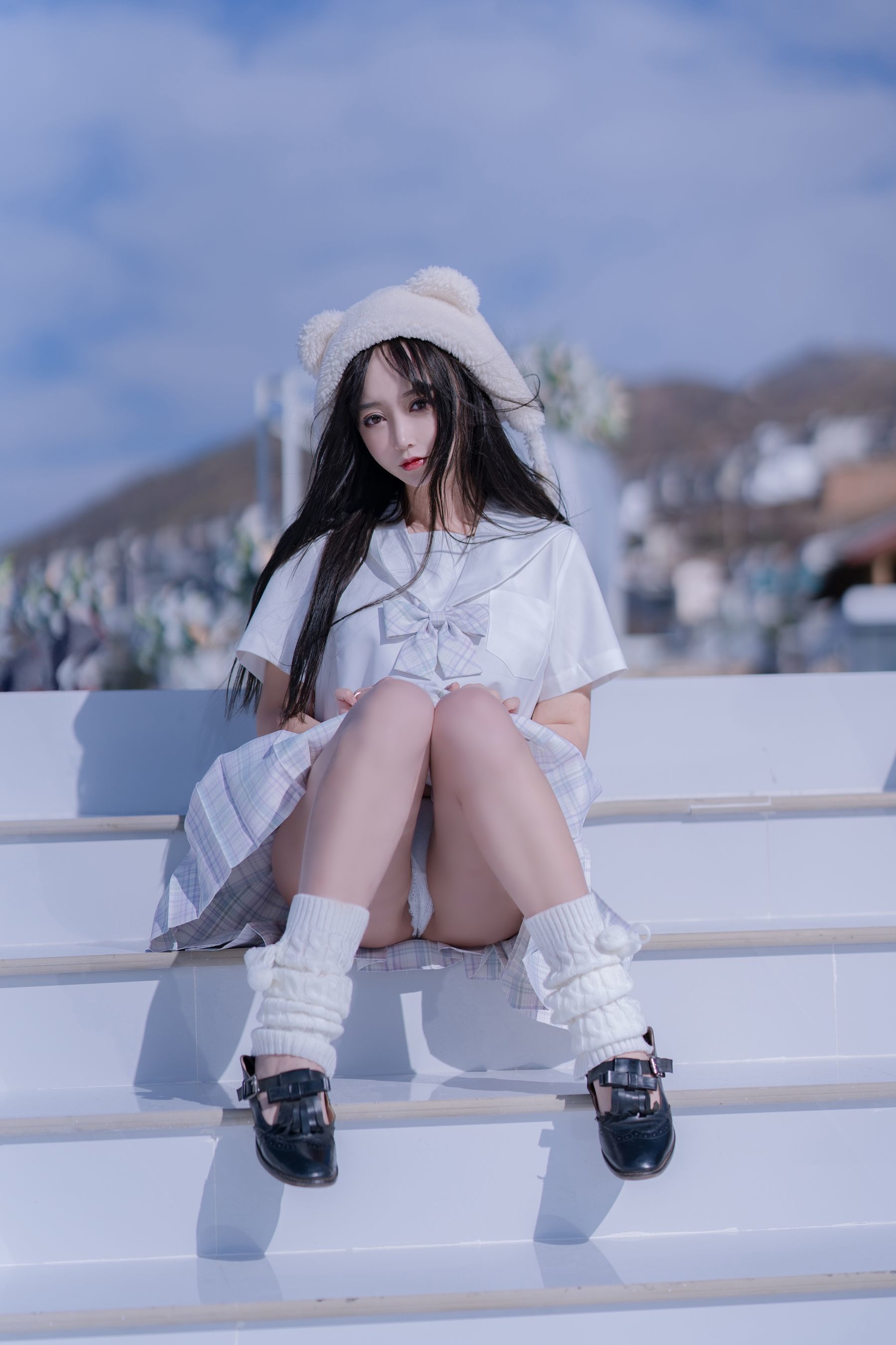 10020