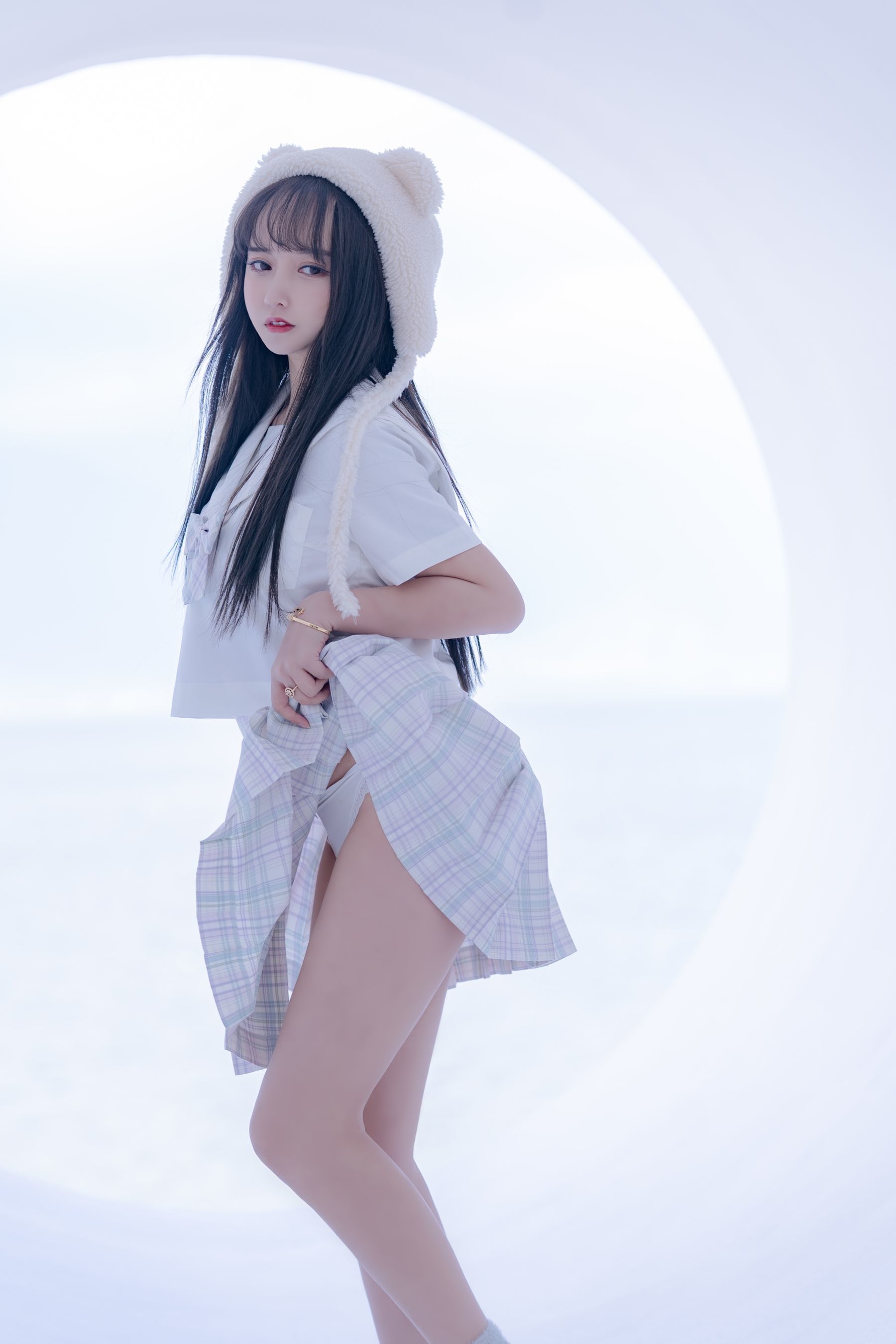 10050