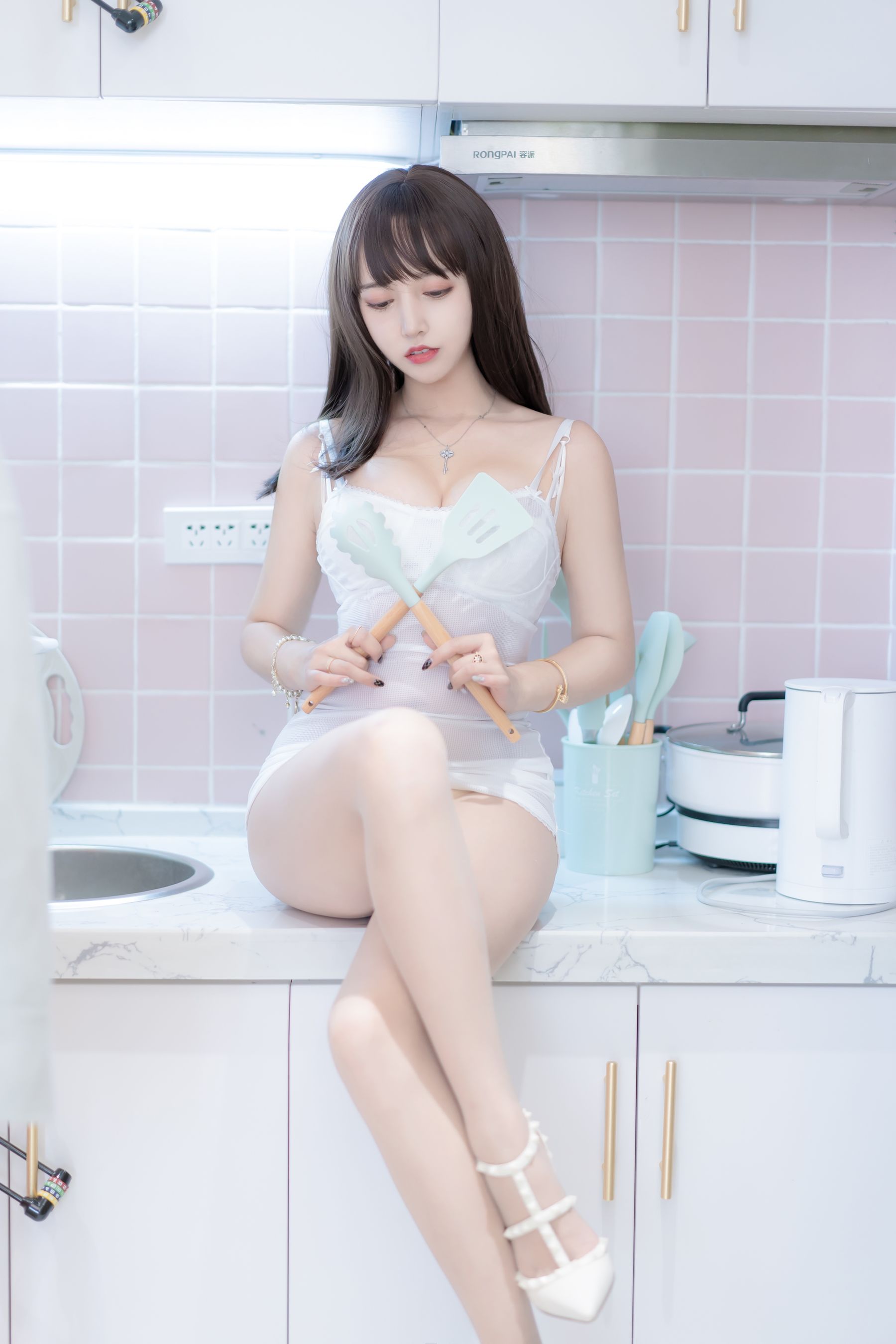 10051
