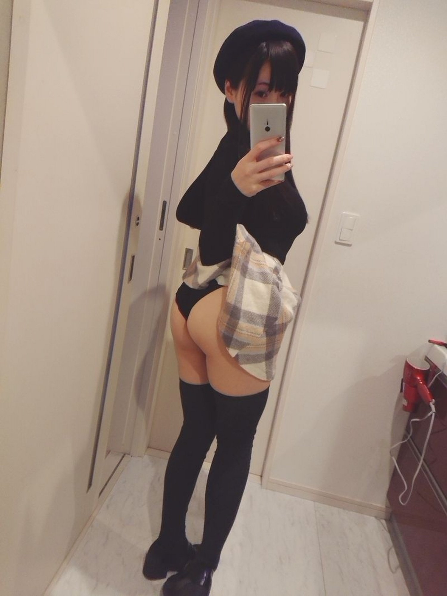 044