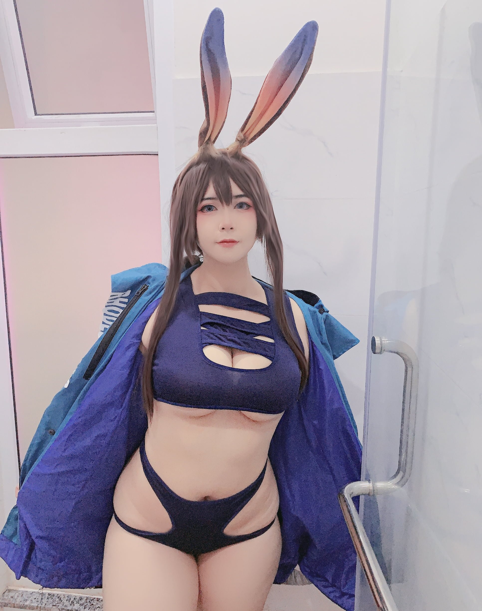 045