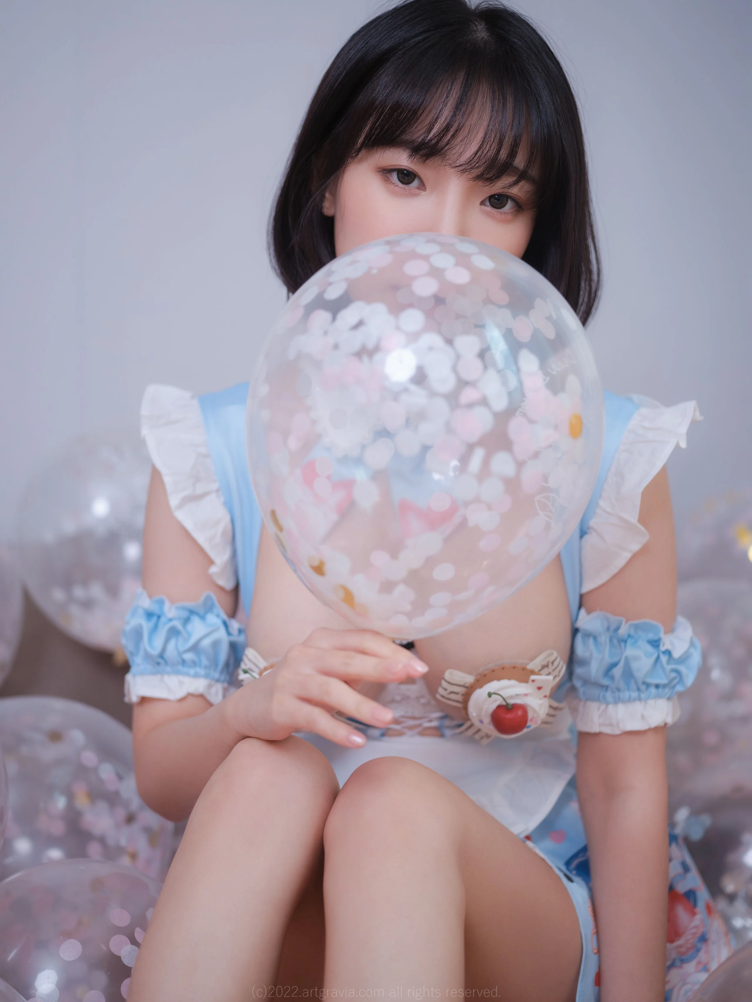 042