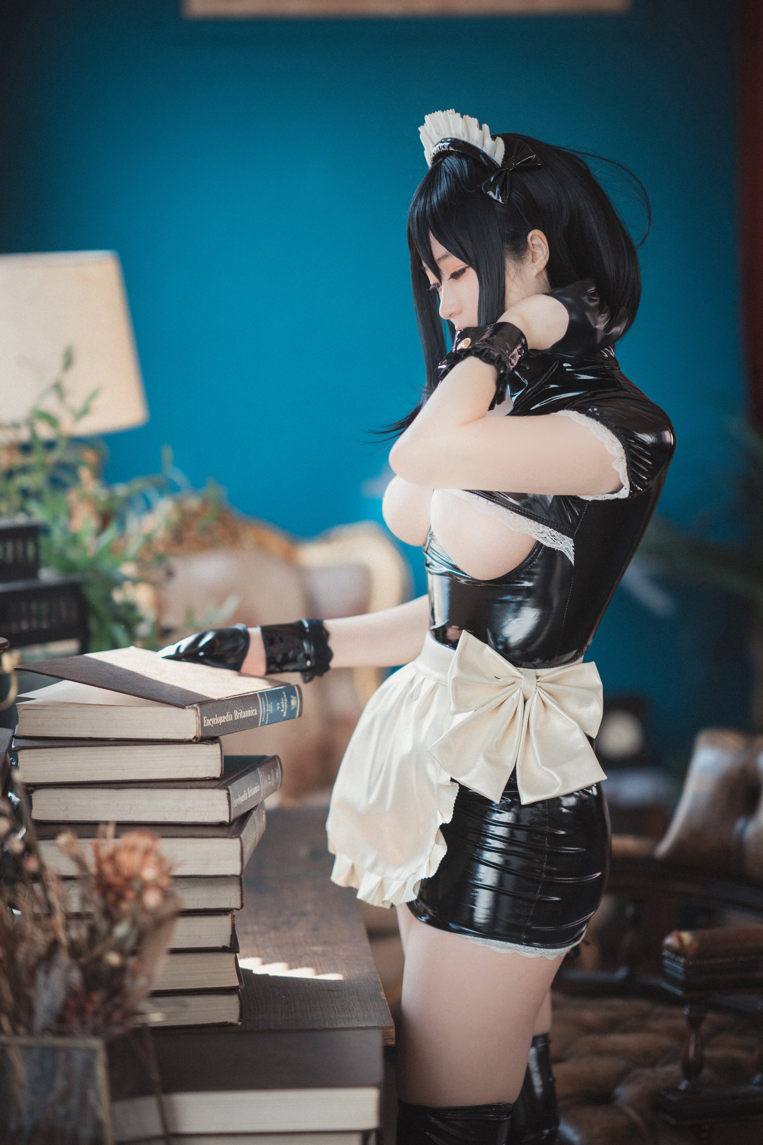DJAWA-Photo-Bambi-Femme-de-Chambre-en-Latex-MrCong.com-015