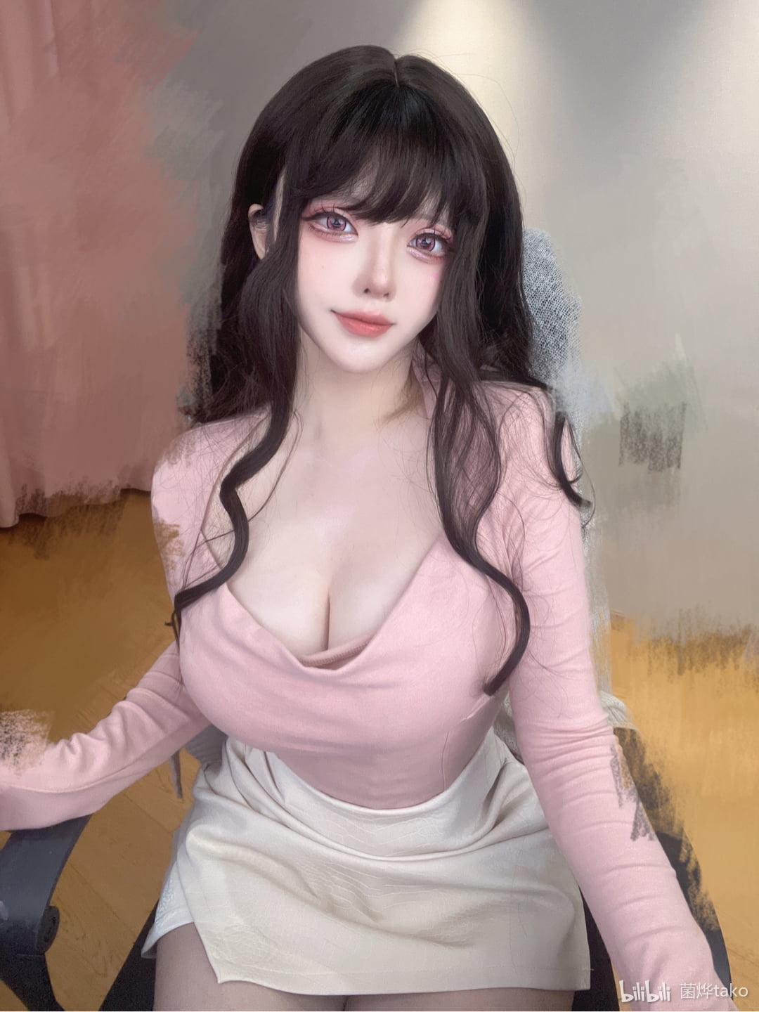 044