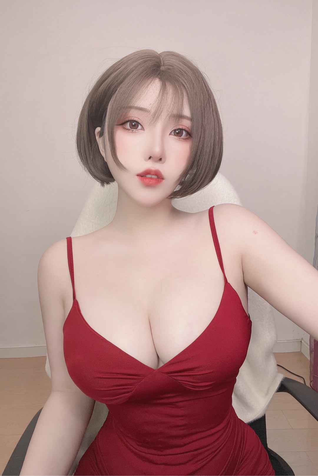 093