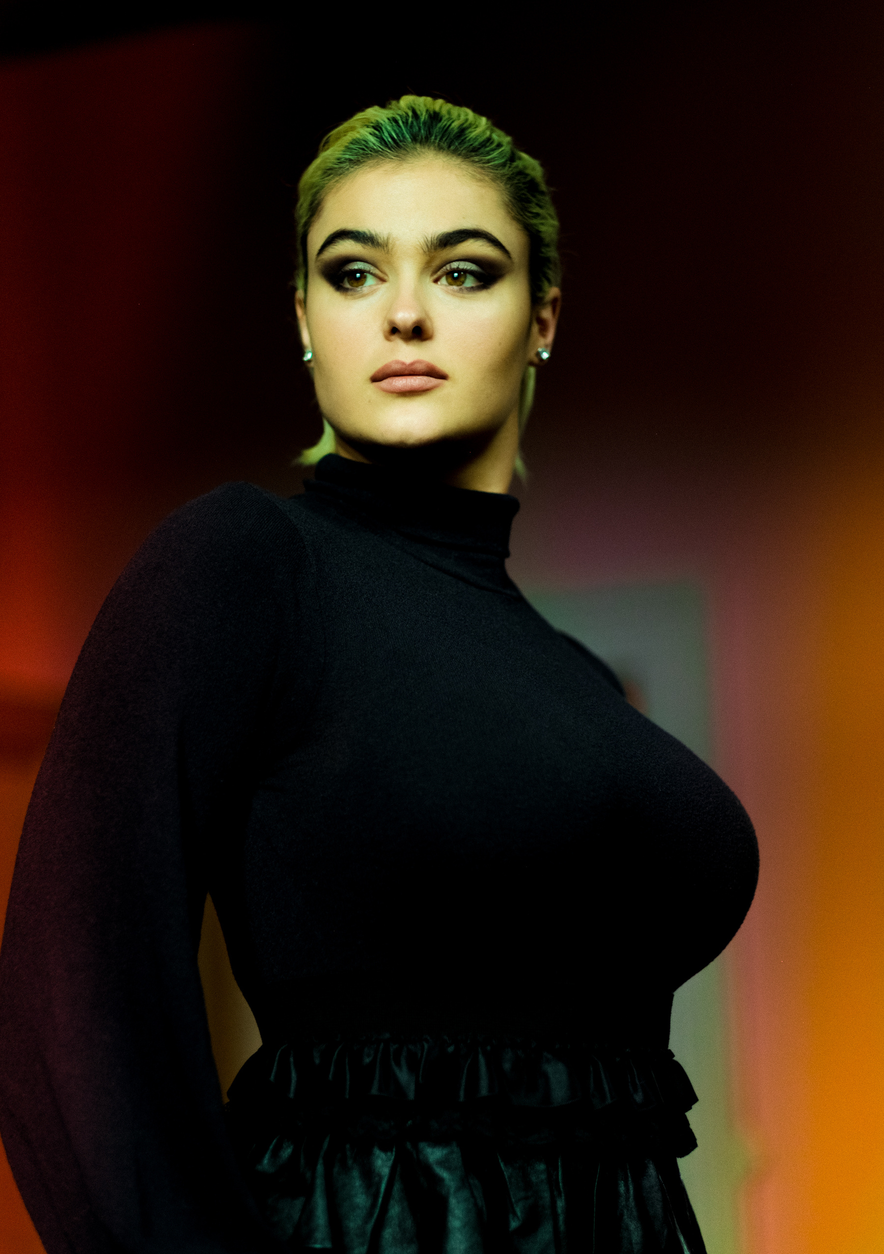 stefania-governess-1-nSTxGKff
