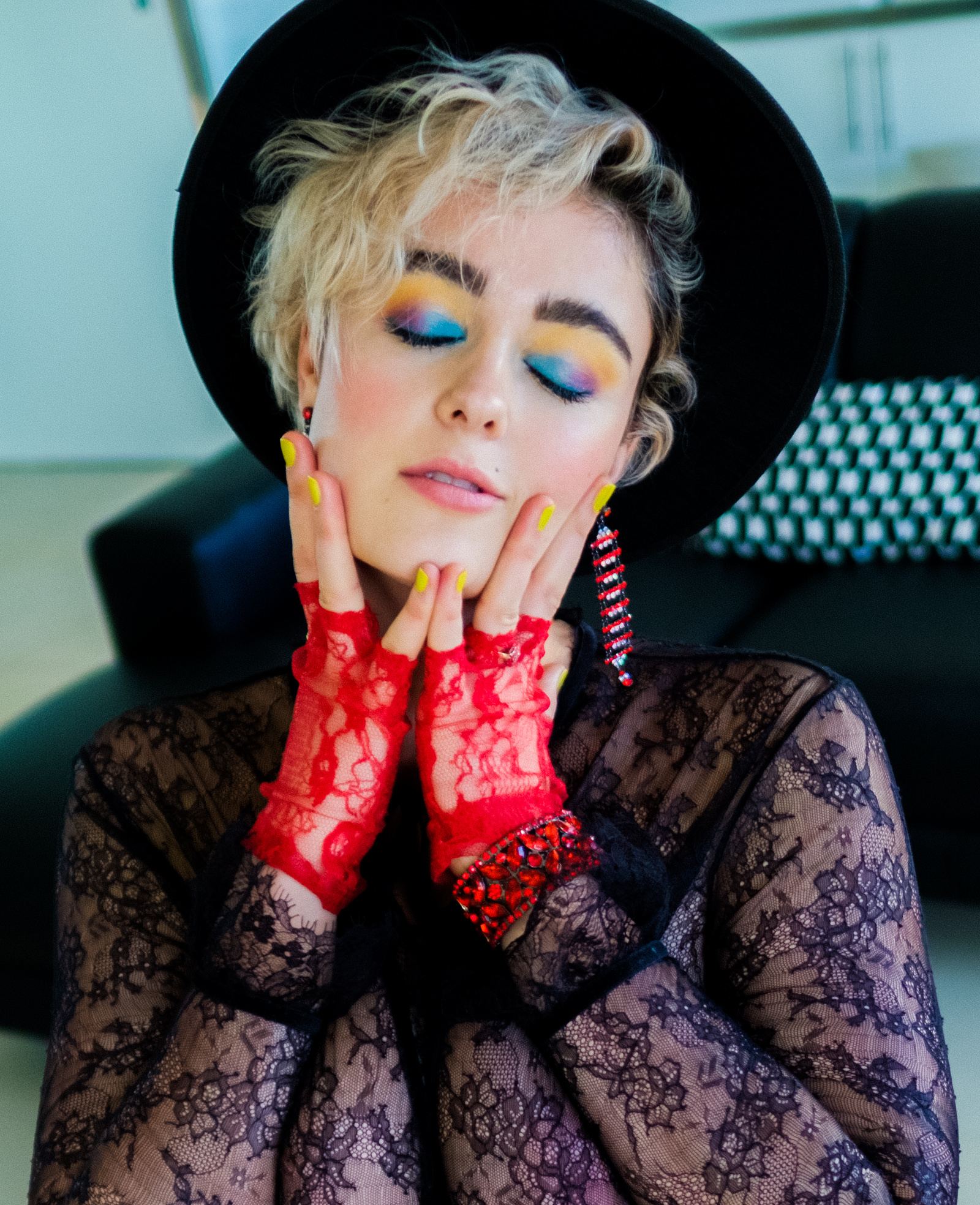 stefania-madonna-hat-1-DlGdwv4q