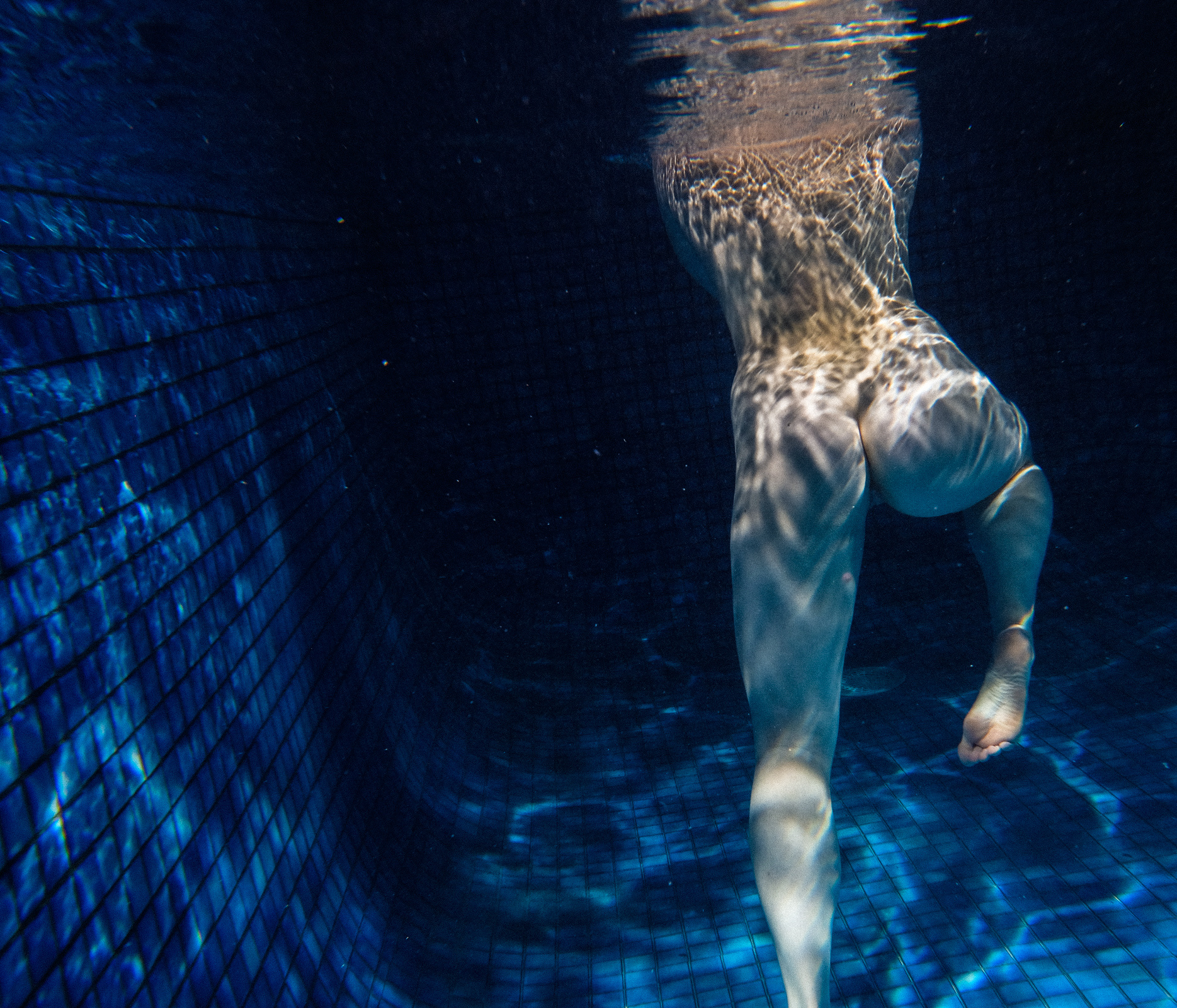 stefania-nightswimming-34-yJcGNhM0