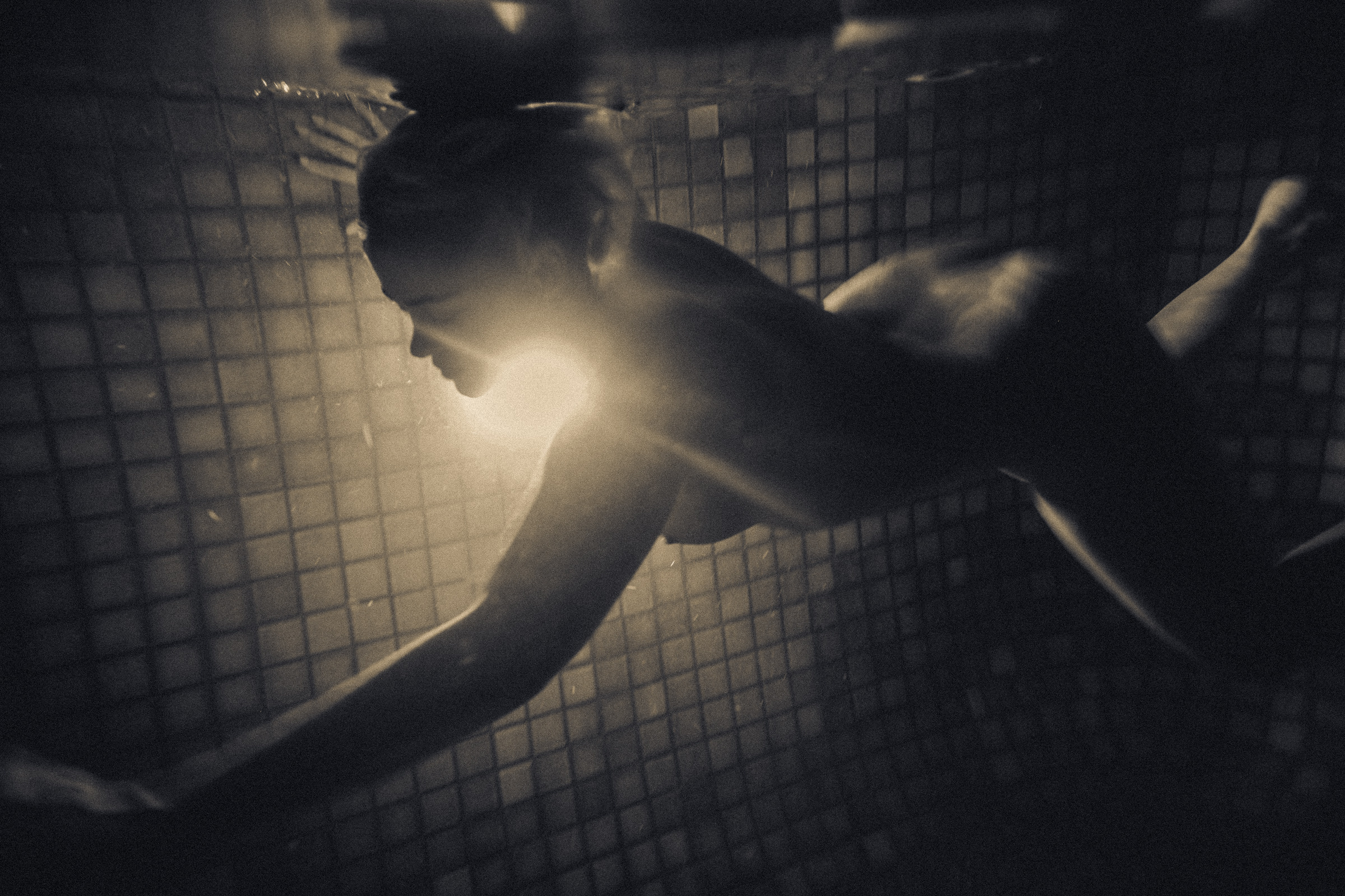 stefania-nightswimming-48-zFVrvfGb