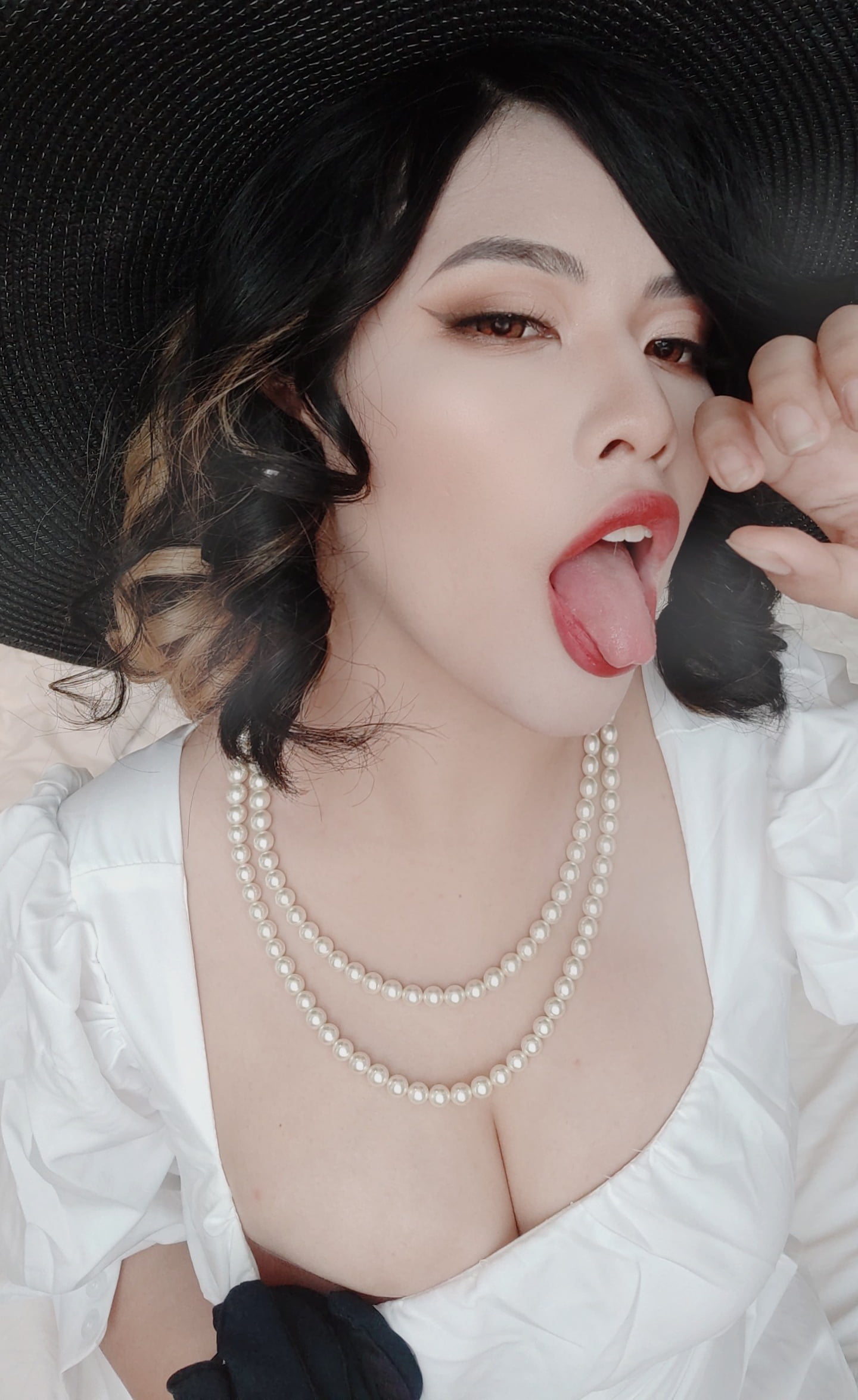 23