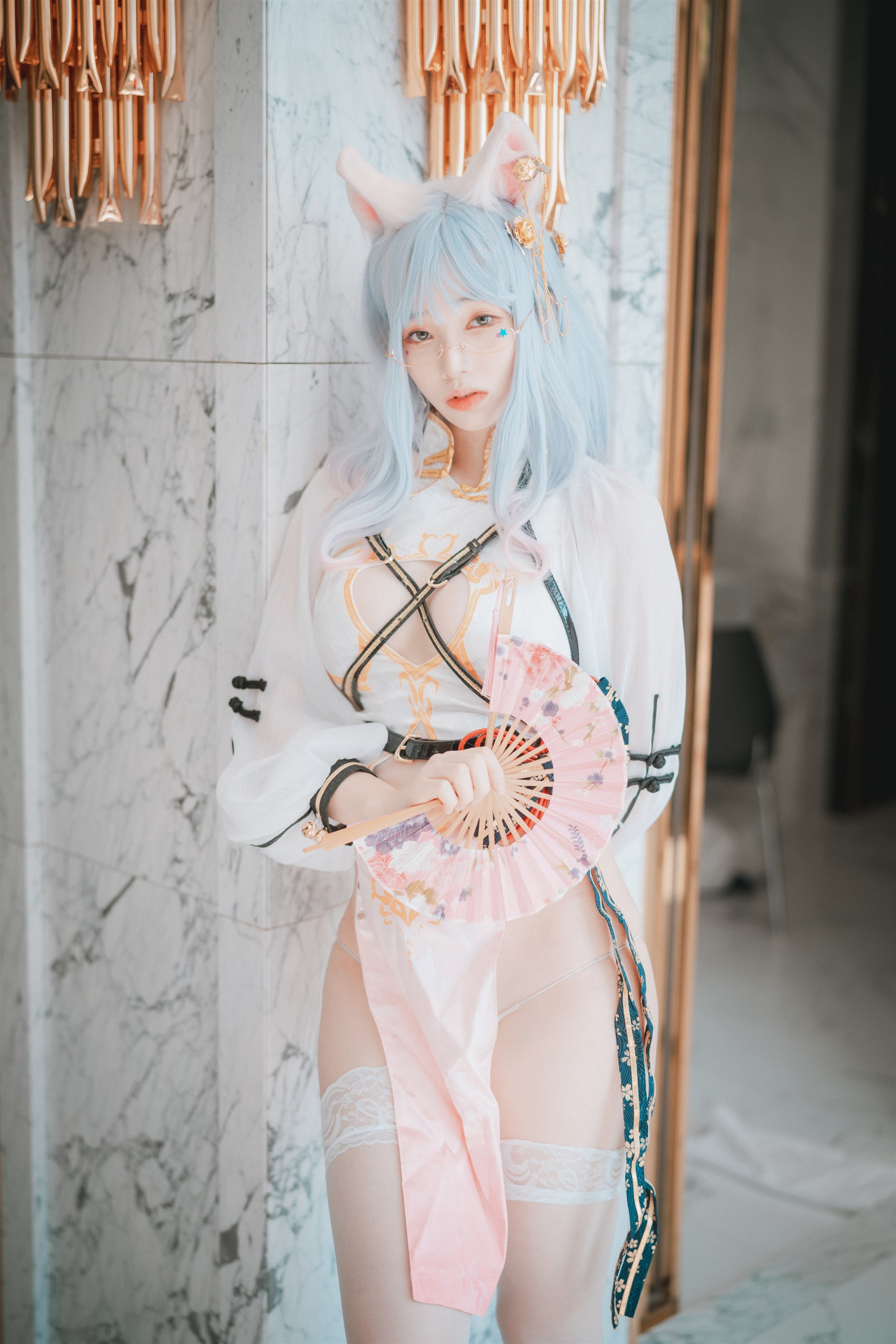 DJAWA-Photo-Bambi-Le-Chat-Porte-un-Qipao-MrCong.com-004