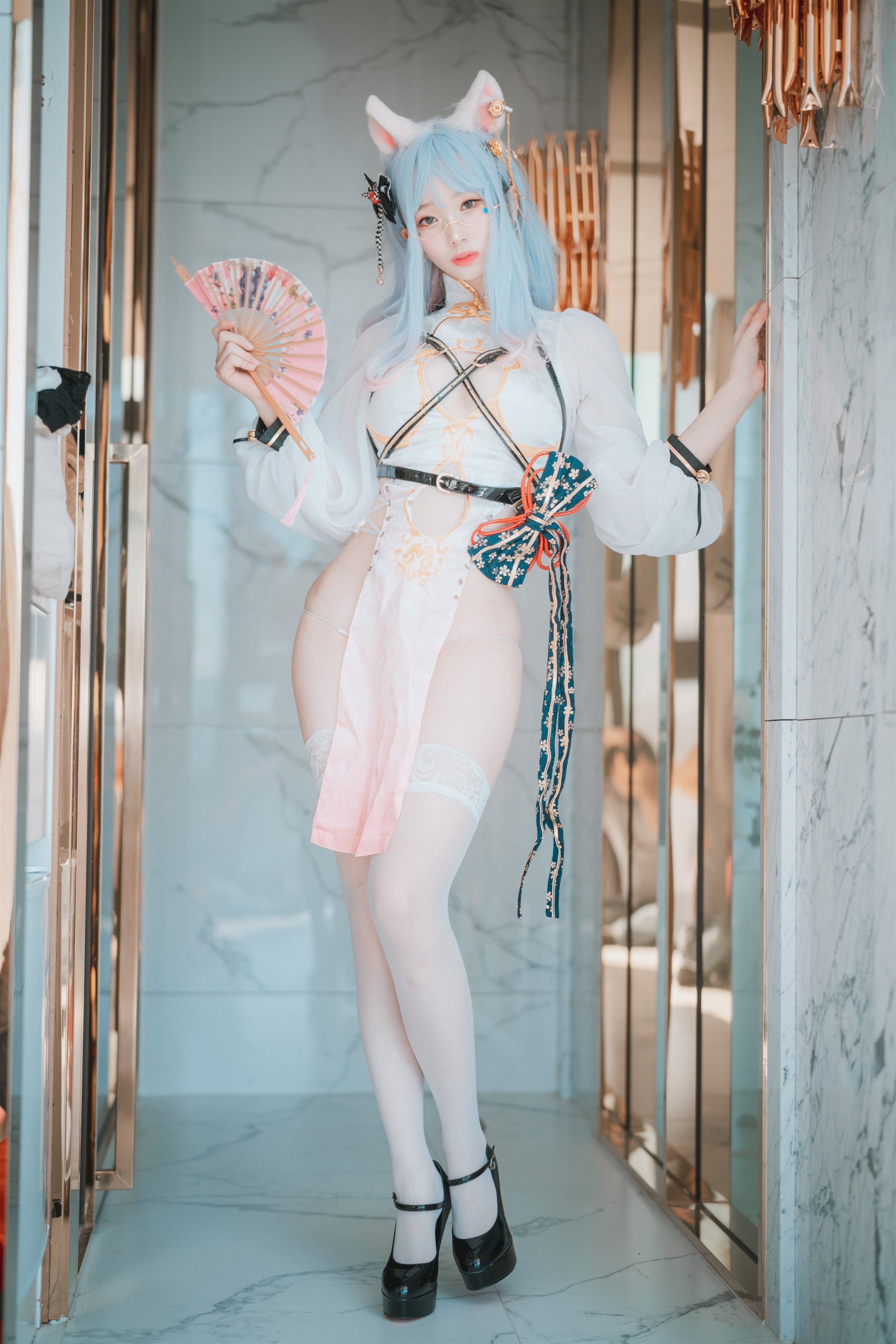 DJAWA-Photo-Bambi-Le-Chat-Porte-un-Qipao-MrCong.com-021