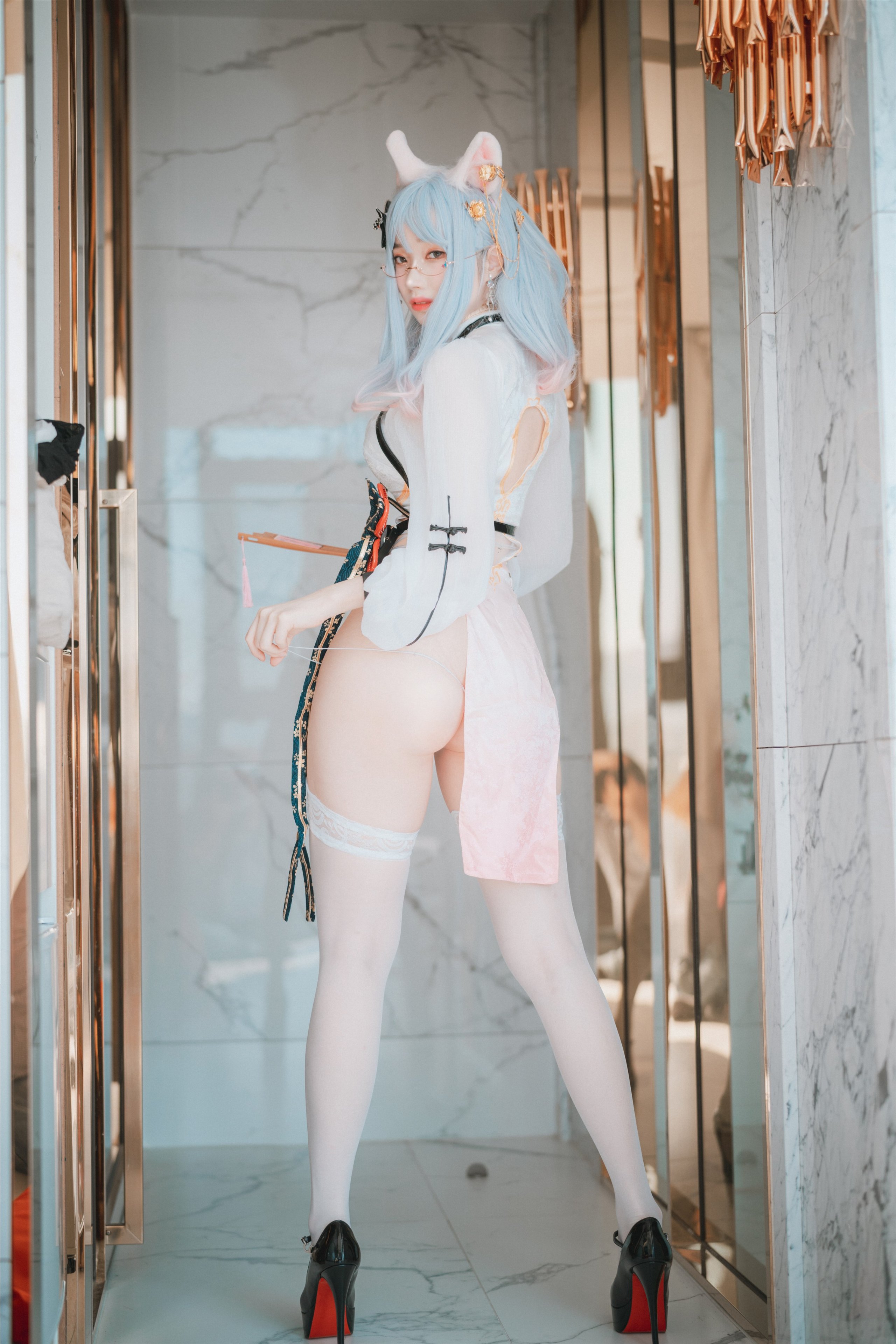 DJAWA-Photo-Bambi-Le-Chat-Porte-un-Qipao-MrCong.com-023