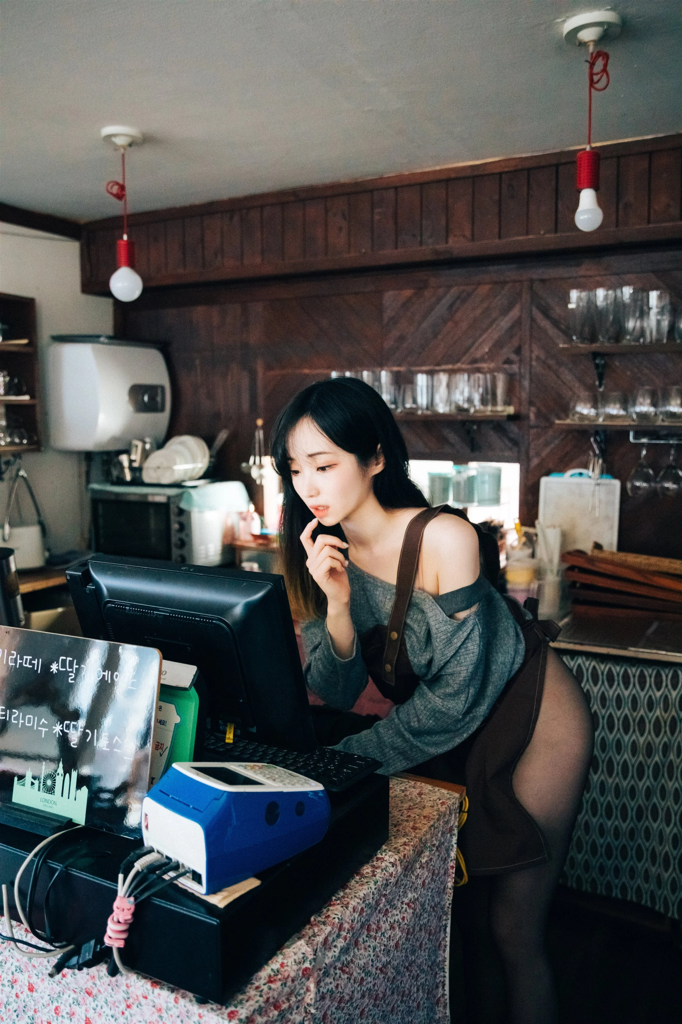 Loozy-Bambi-Cafe-Alba-MrCong.com-002