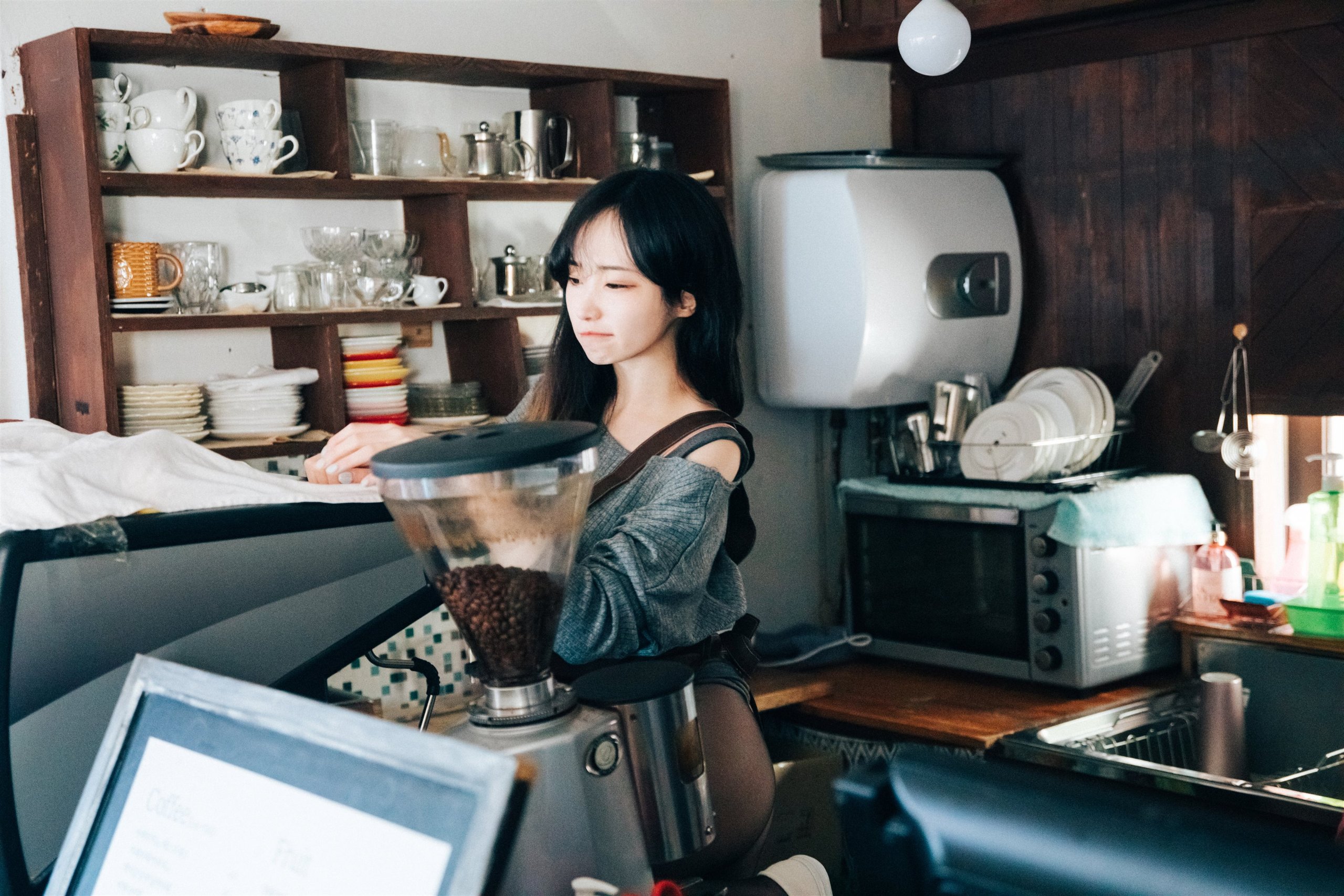 Loozy-Bambi-Cafe-Alba-MrCong.com-020