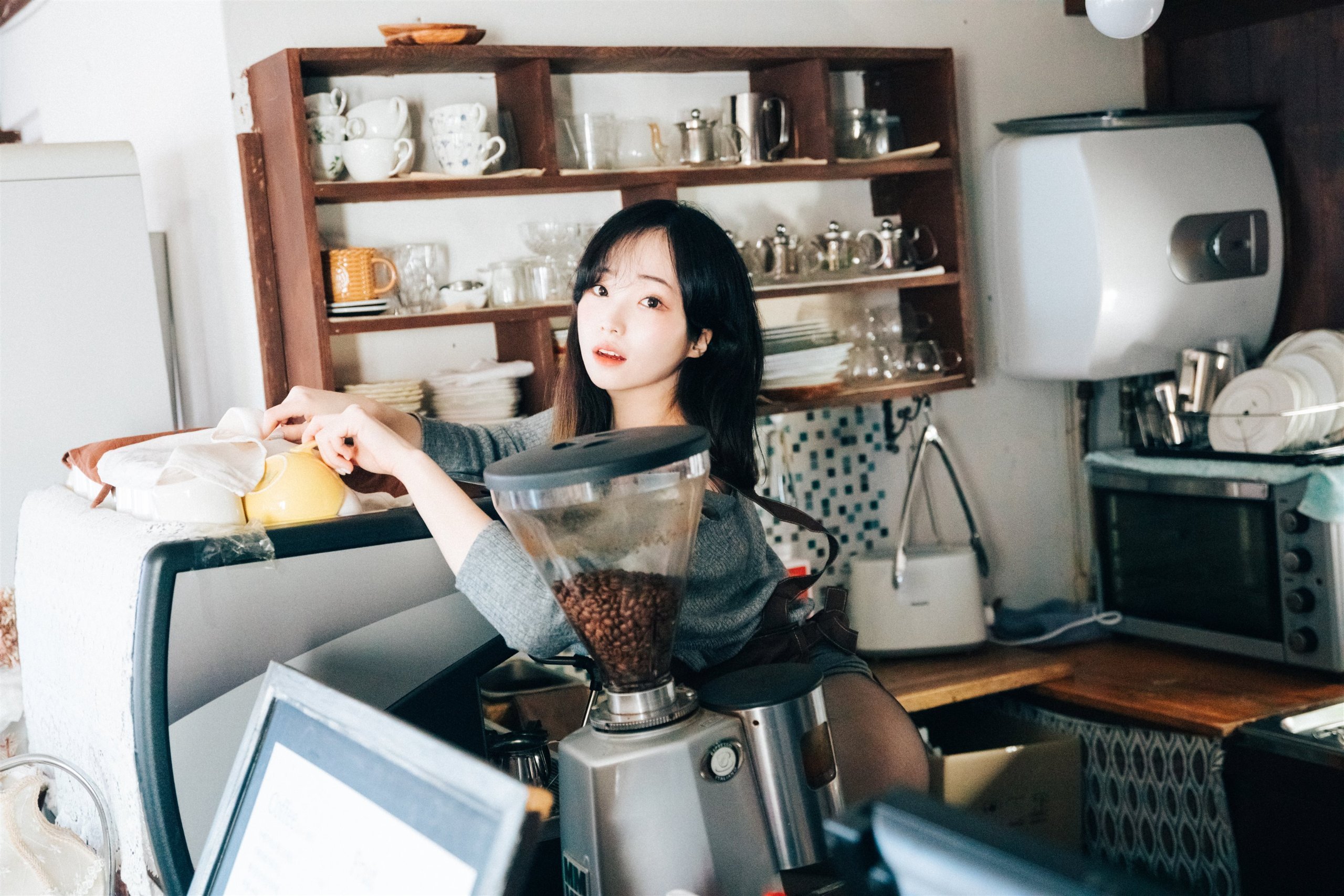 Loozy-Bambi-Cafe-Alba-MrCong.com-022