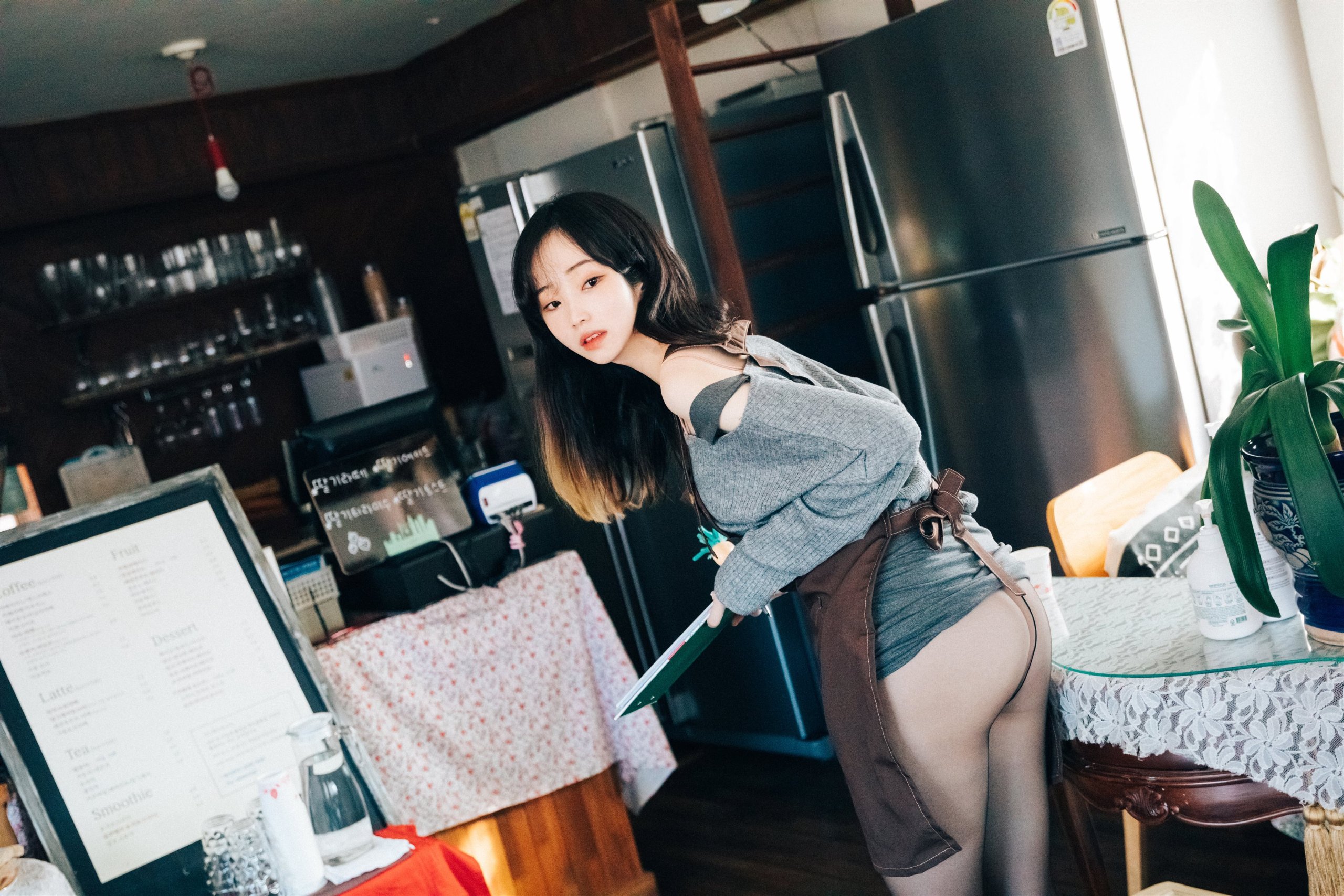 Loozy-Bambi-Cafe-Alba-MrCong.com-038