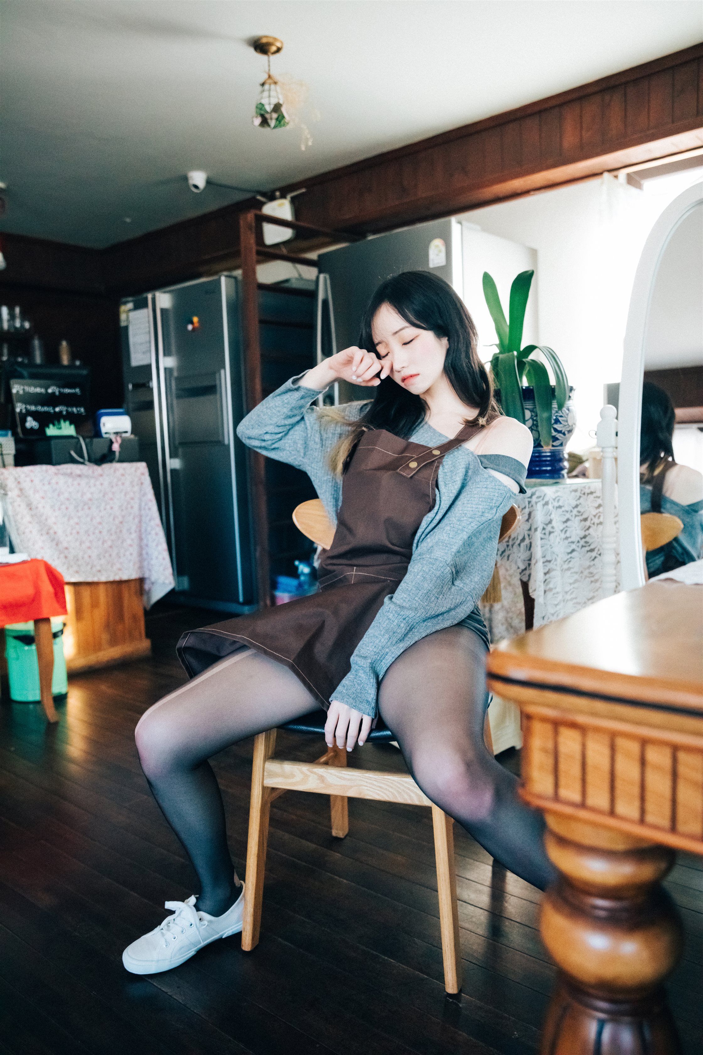 Loozy-Bambi-Cafe-Alba-MrCong.com-040