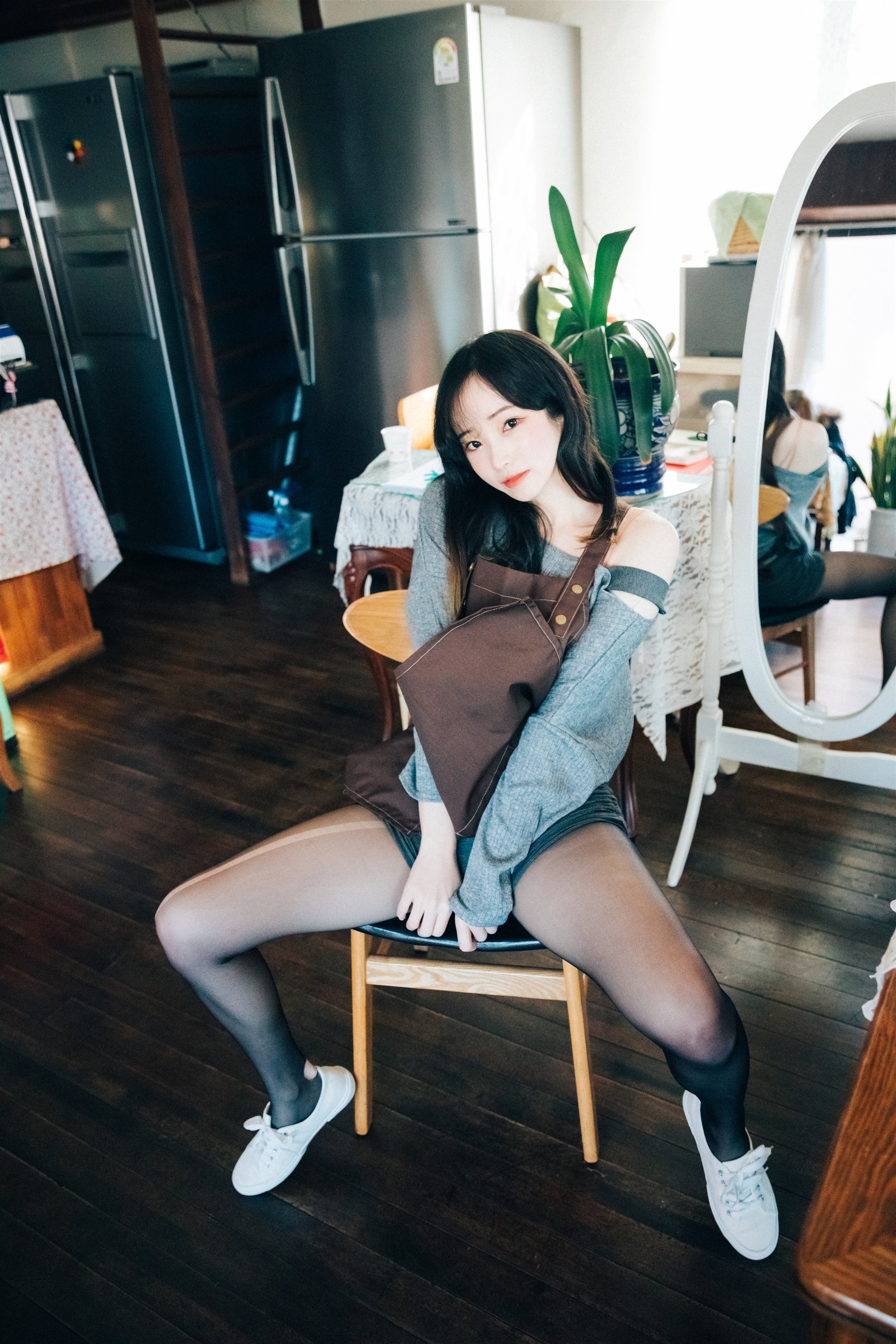 Loozy-Bambi-Cafe-Alba-MrCong.com-042