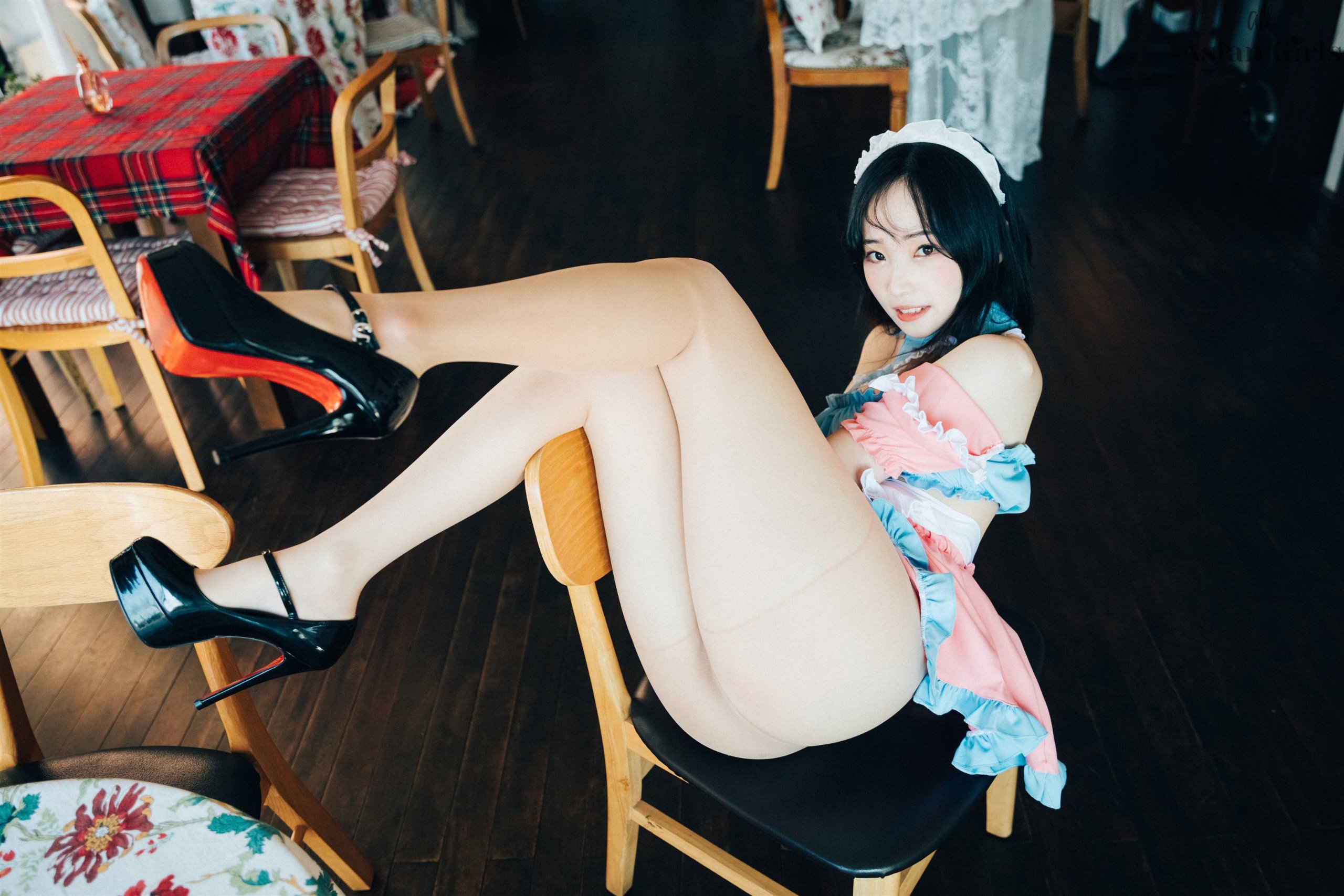 Loozy-Bambi-Cafe-Alba-MrCong.com-118