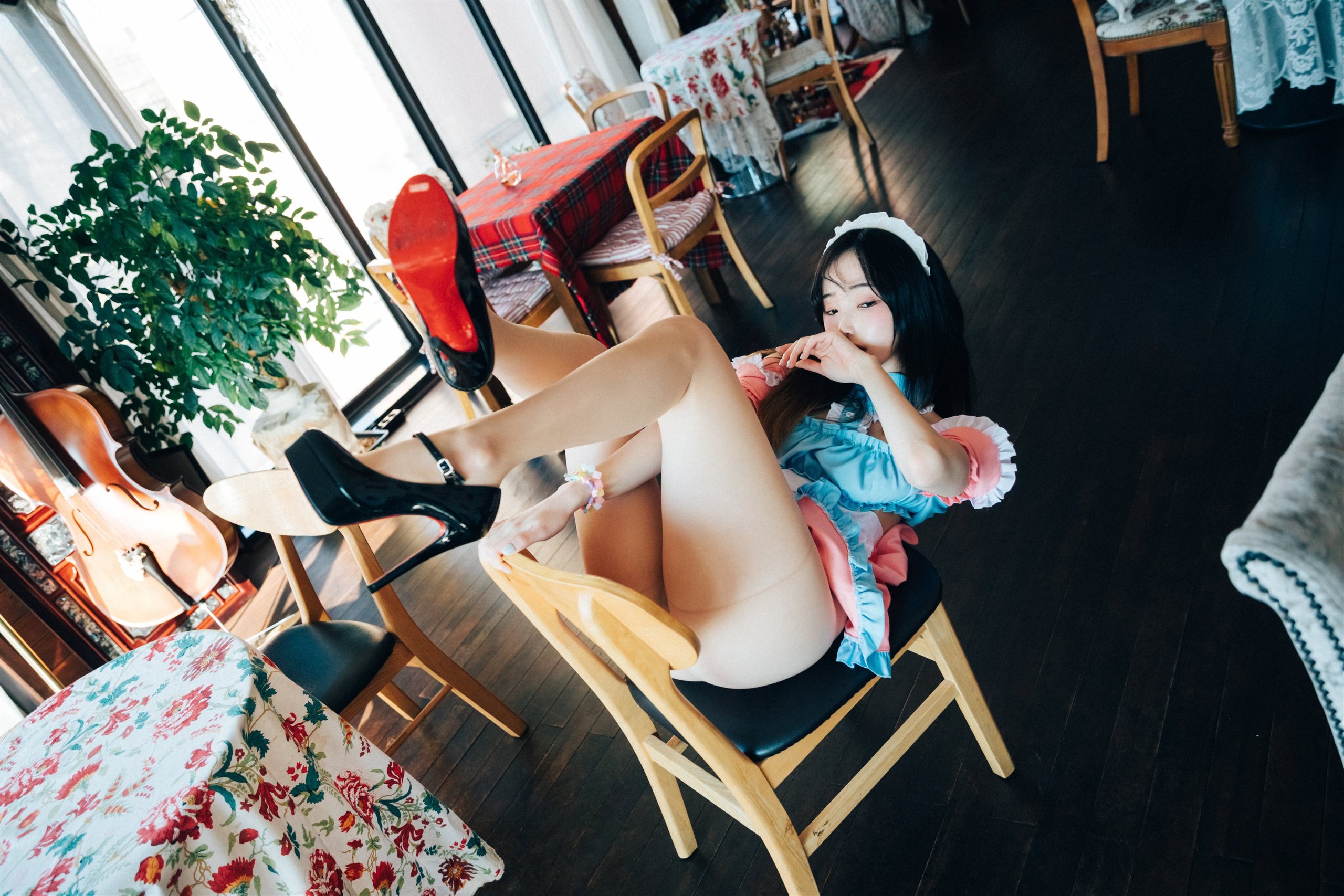 Loozy-Bambi-Cafe-Alba-MrCong.com-122