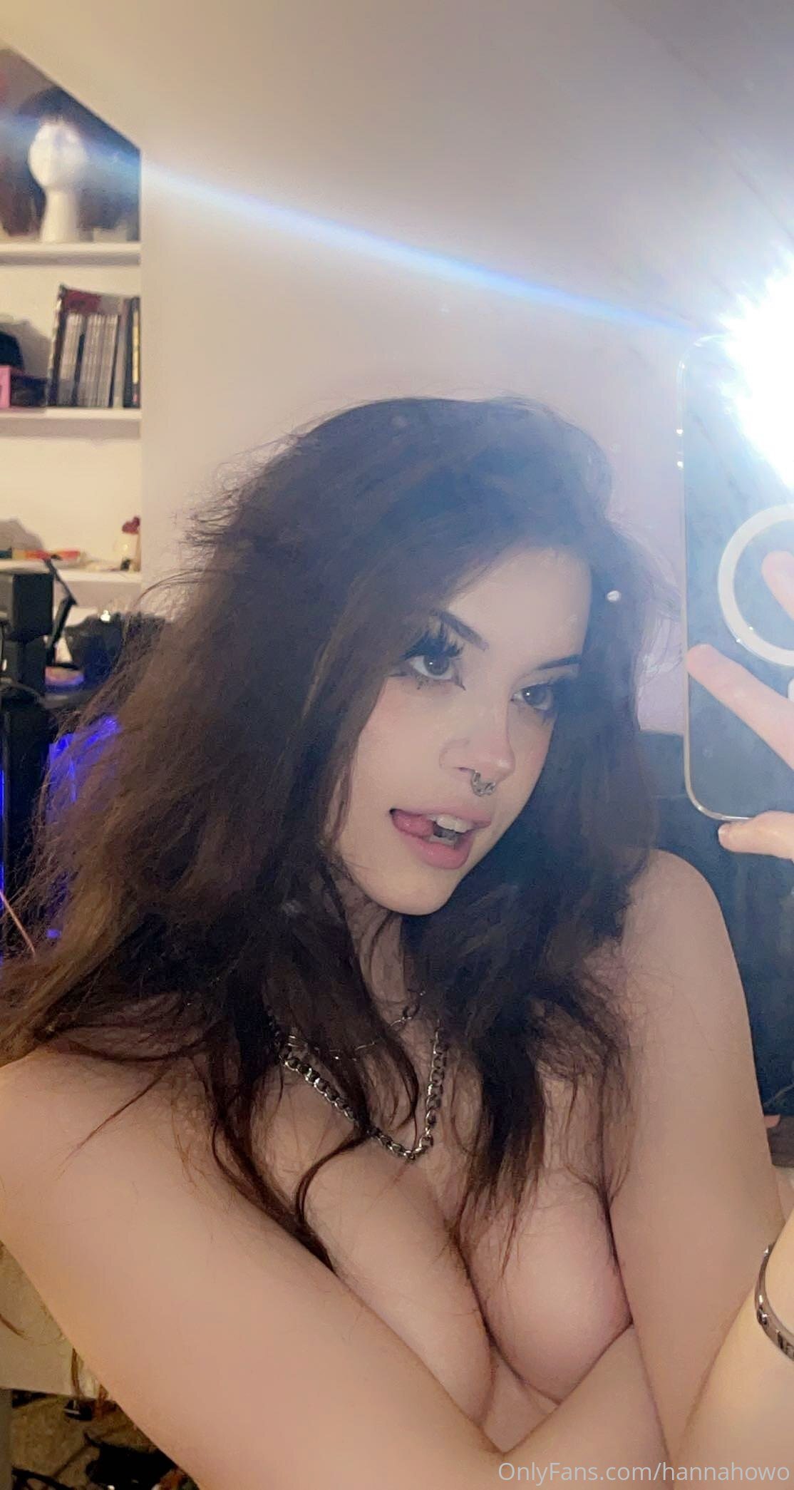 HannahOwo-OnlyFans-051-2Ru2GcVY