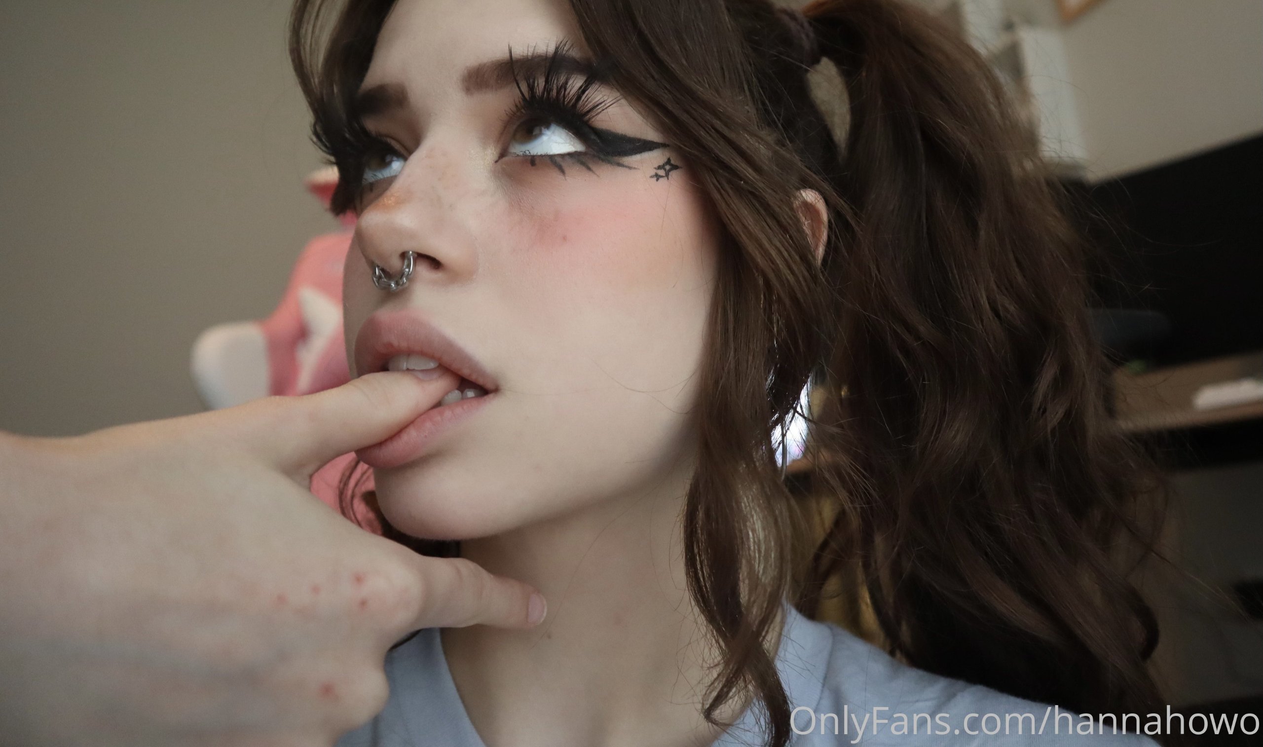 HannahOwo-OnlyFans-230-iVzWEF3o