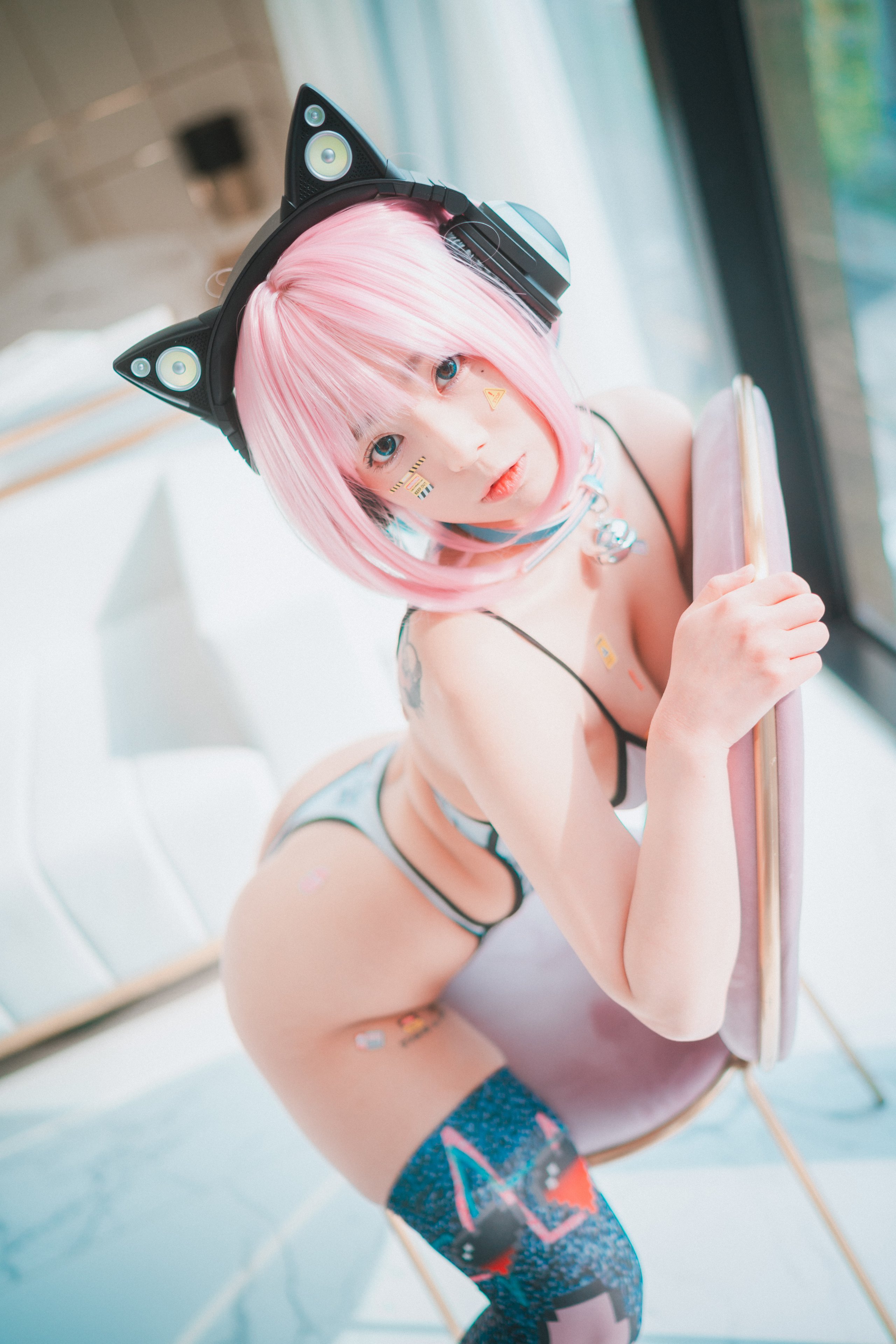 DJAWA-Photo-Maruemon-Caution-Girl-vs-Athletic-Girl-MrCong.com-020
