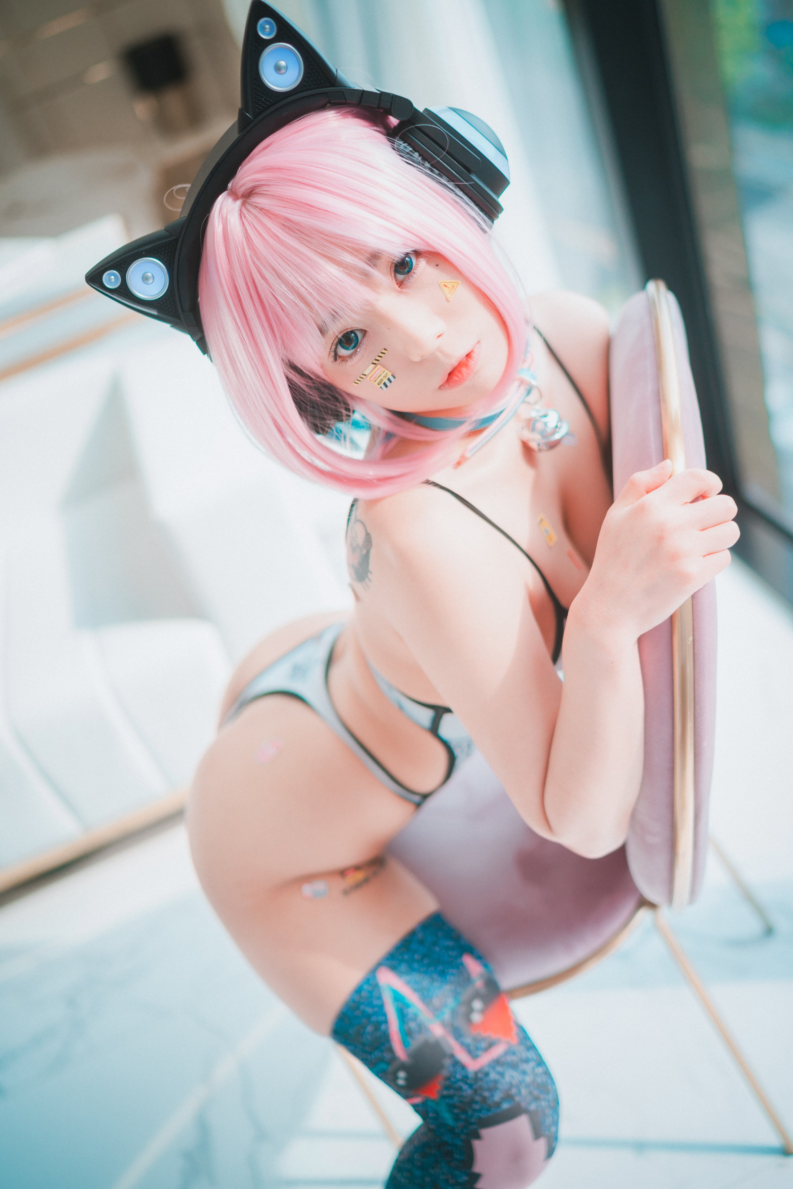 DJAWA-Photo-Maruemon-Caution-Girl-vs-Athletic-Girl-MrCong.com-021