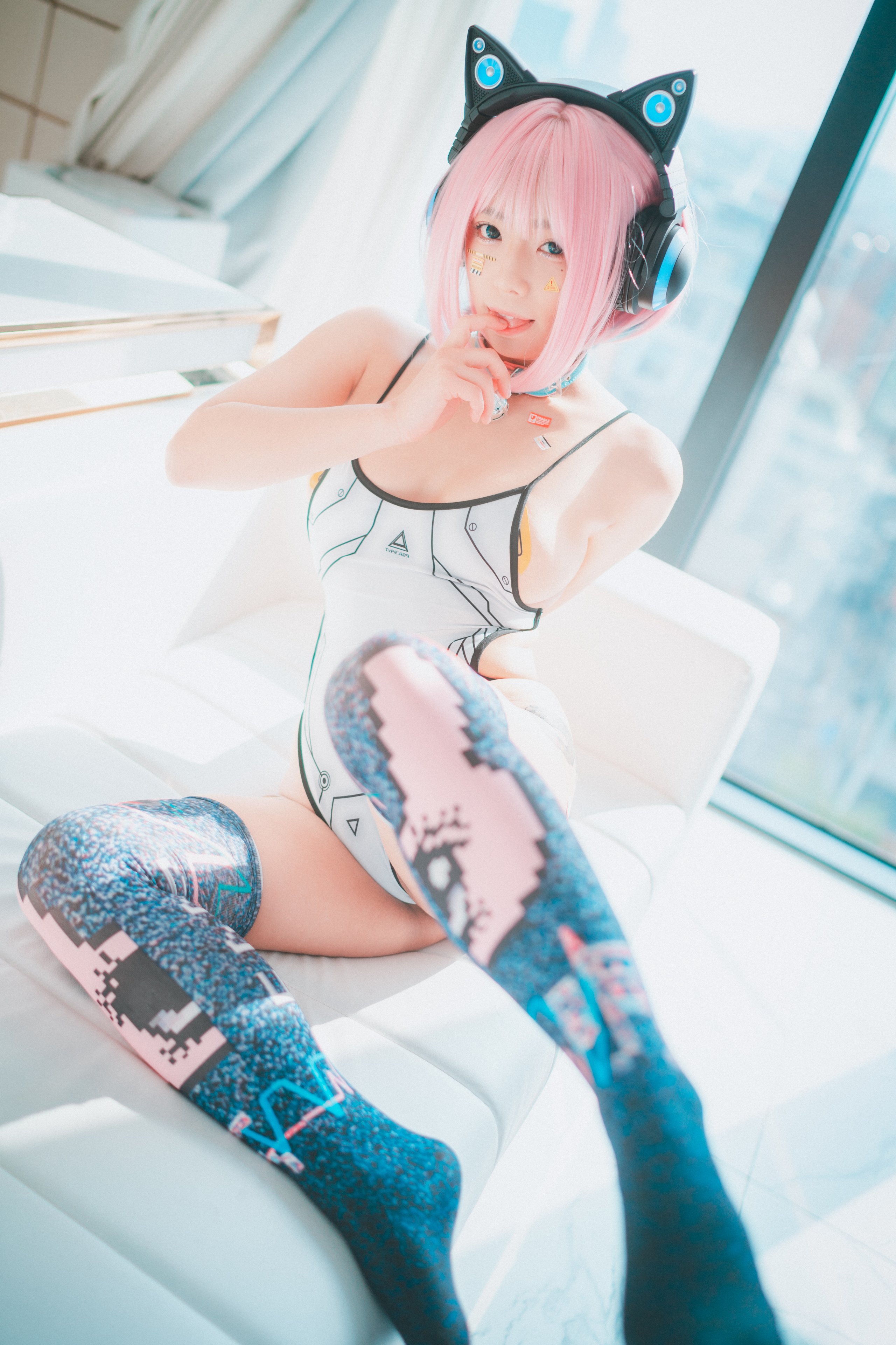 DJAWA-Photo-Maruemon-Caution-Girl-vs-Athletic-Girl-MrCong.com-028