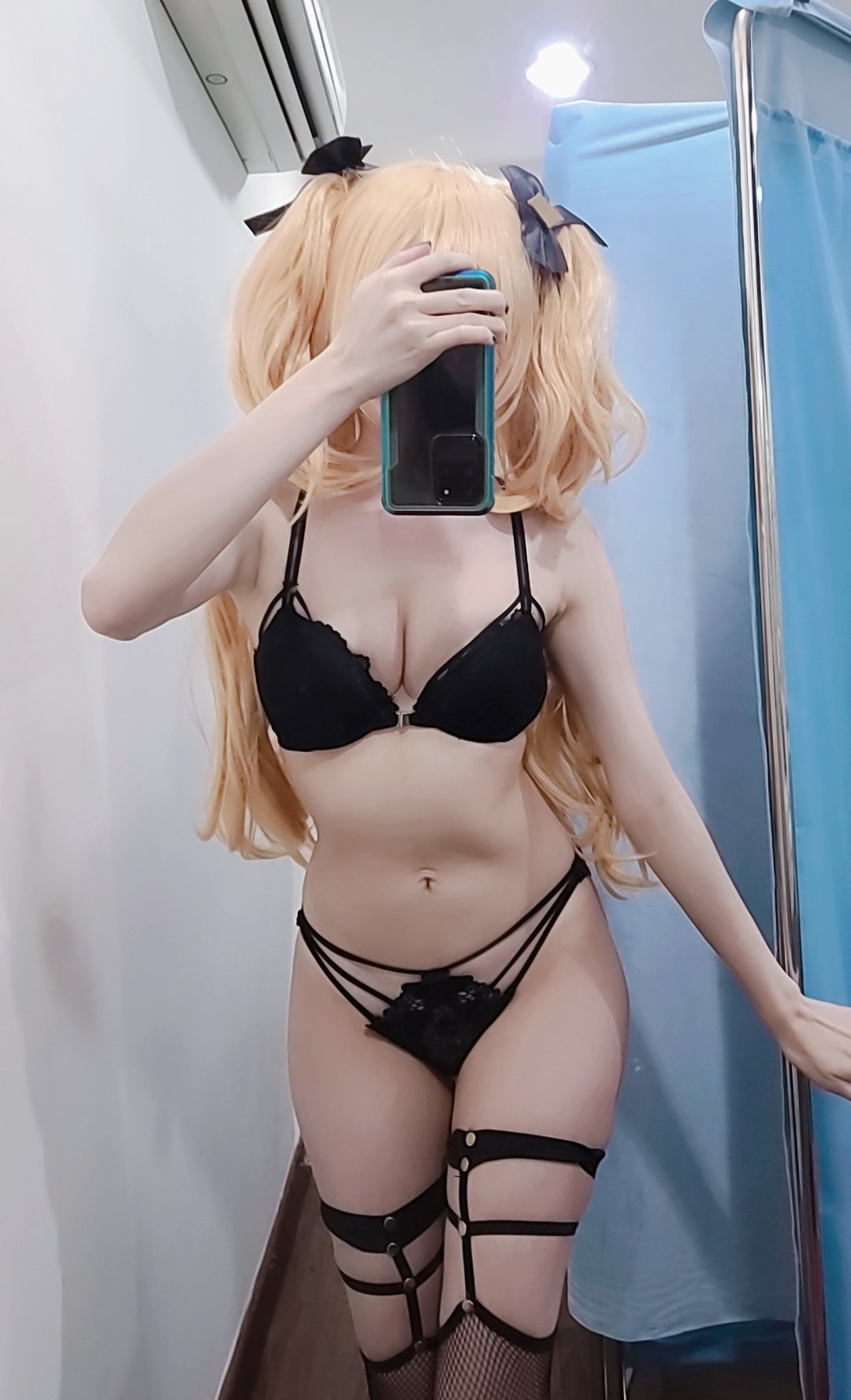 047