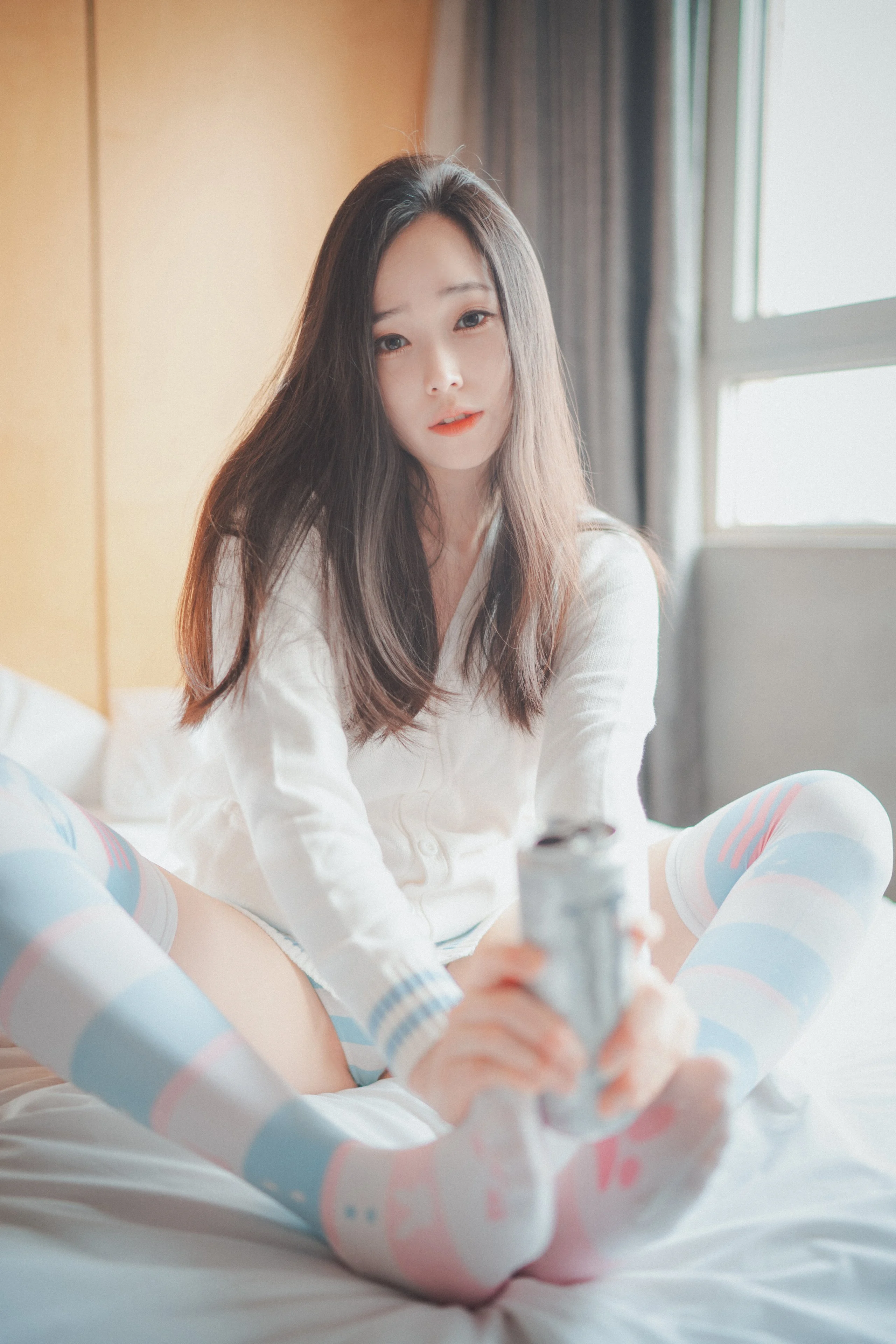 DJAWA-Photo-Bambi-Homebody-Girl-MrCong.com-003