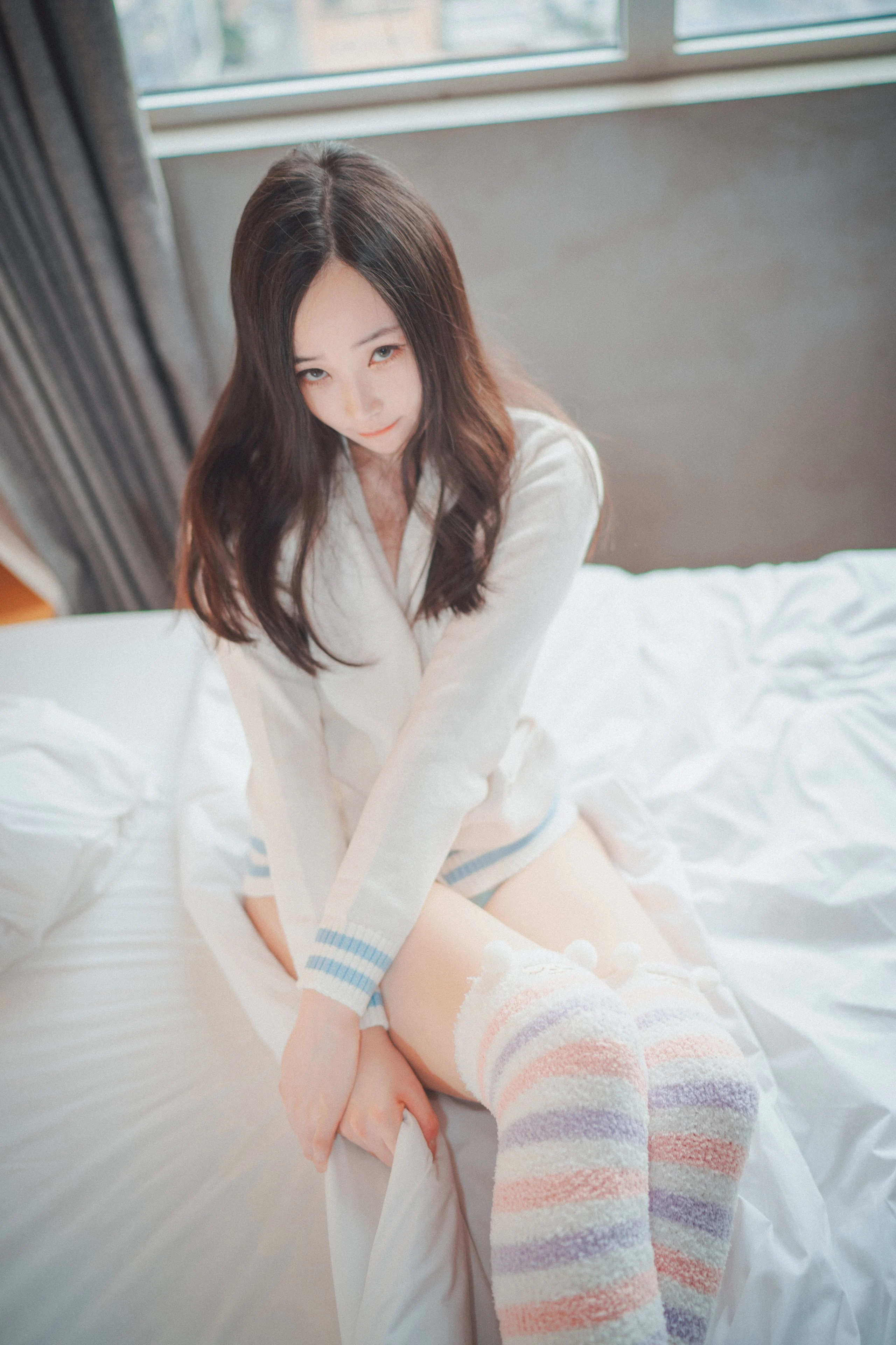 DJAWA-Photo-Bambi-Homebody-Girl-MrCong.com-010