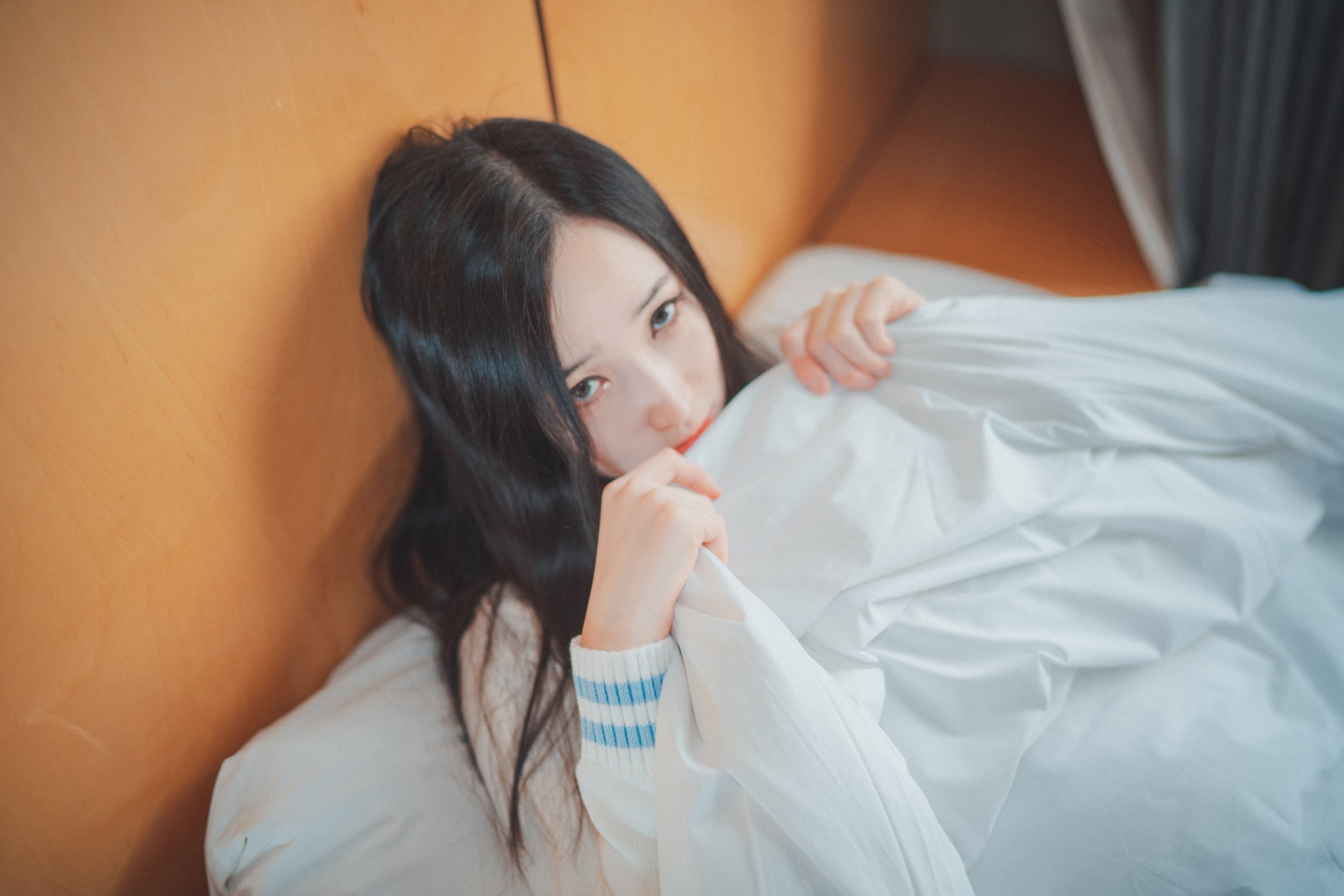 DJAWA-Photo-Bambi-Homebody-Girl-MrCong.com-011