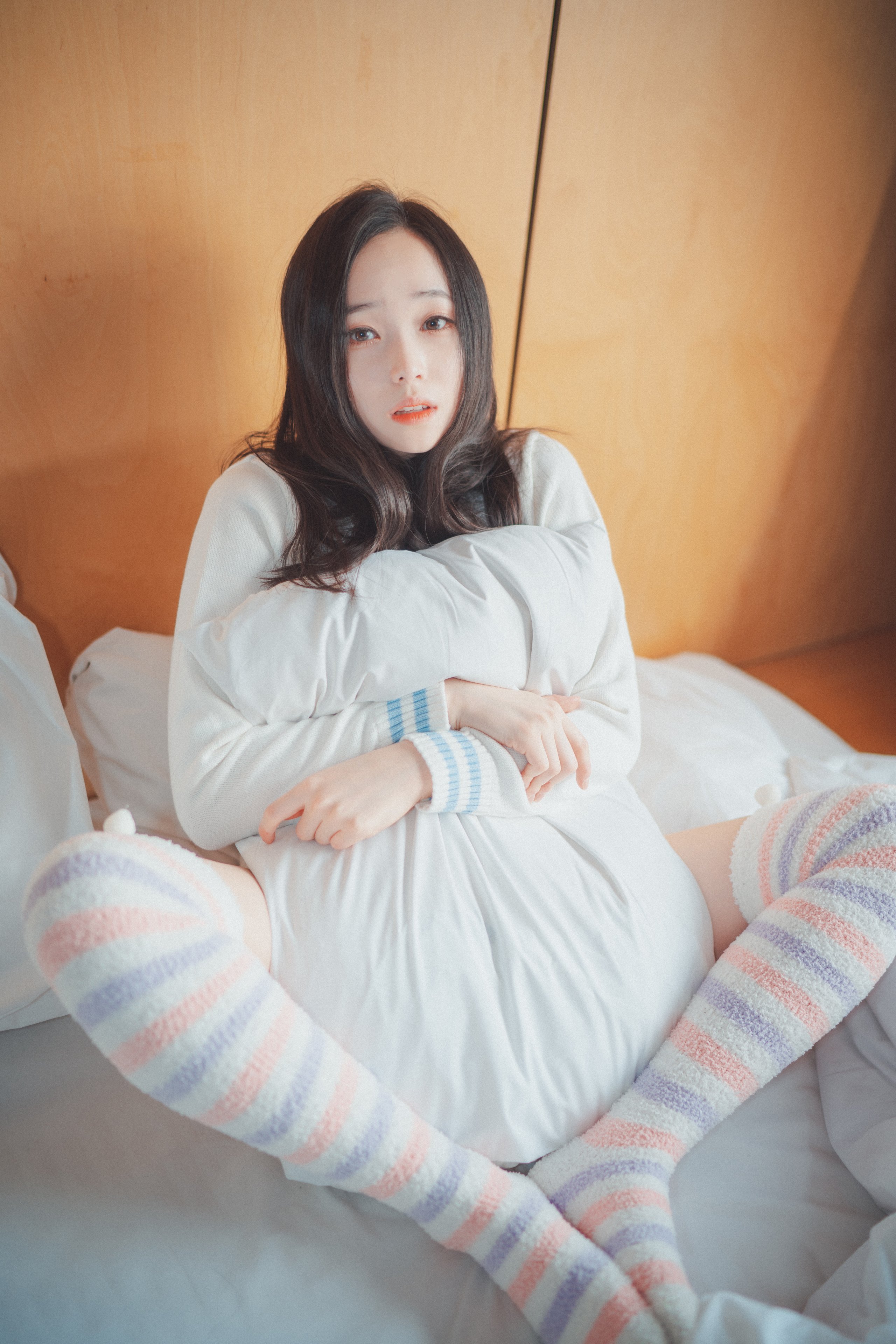 DJAWA-Photo-Bambi-Homebody-Girl-MrCong.com-020