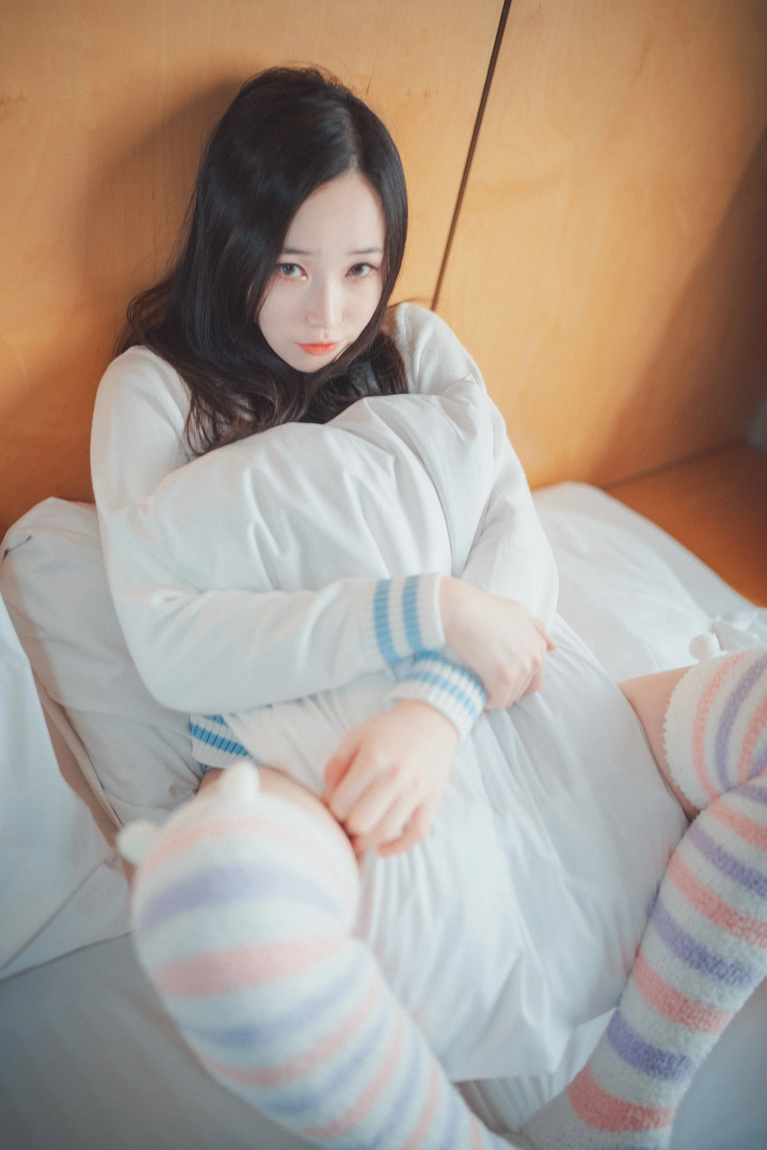 DJAWA-Photo-Bambi-Homebody-Girl-MrCong.com-021