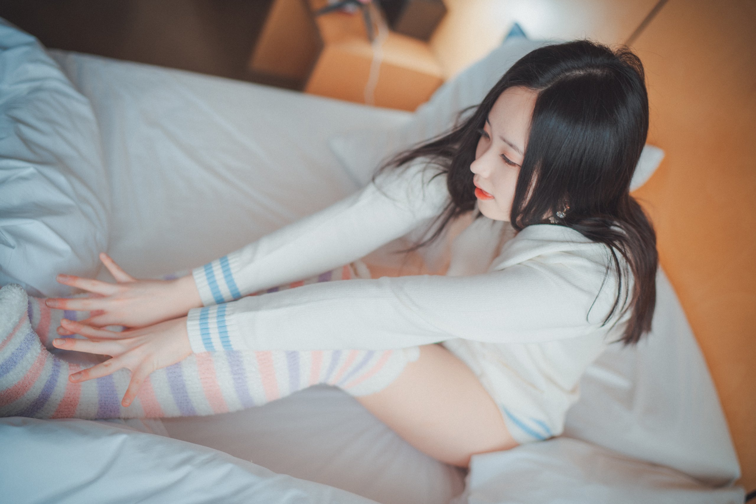 DJAWA-Photo-Bambi-Homebody-Girl-MrCong.com-033