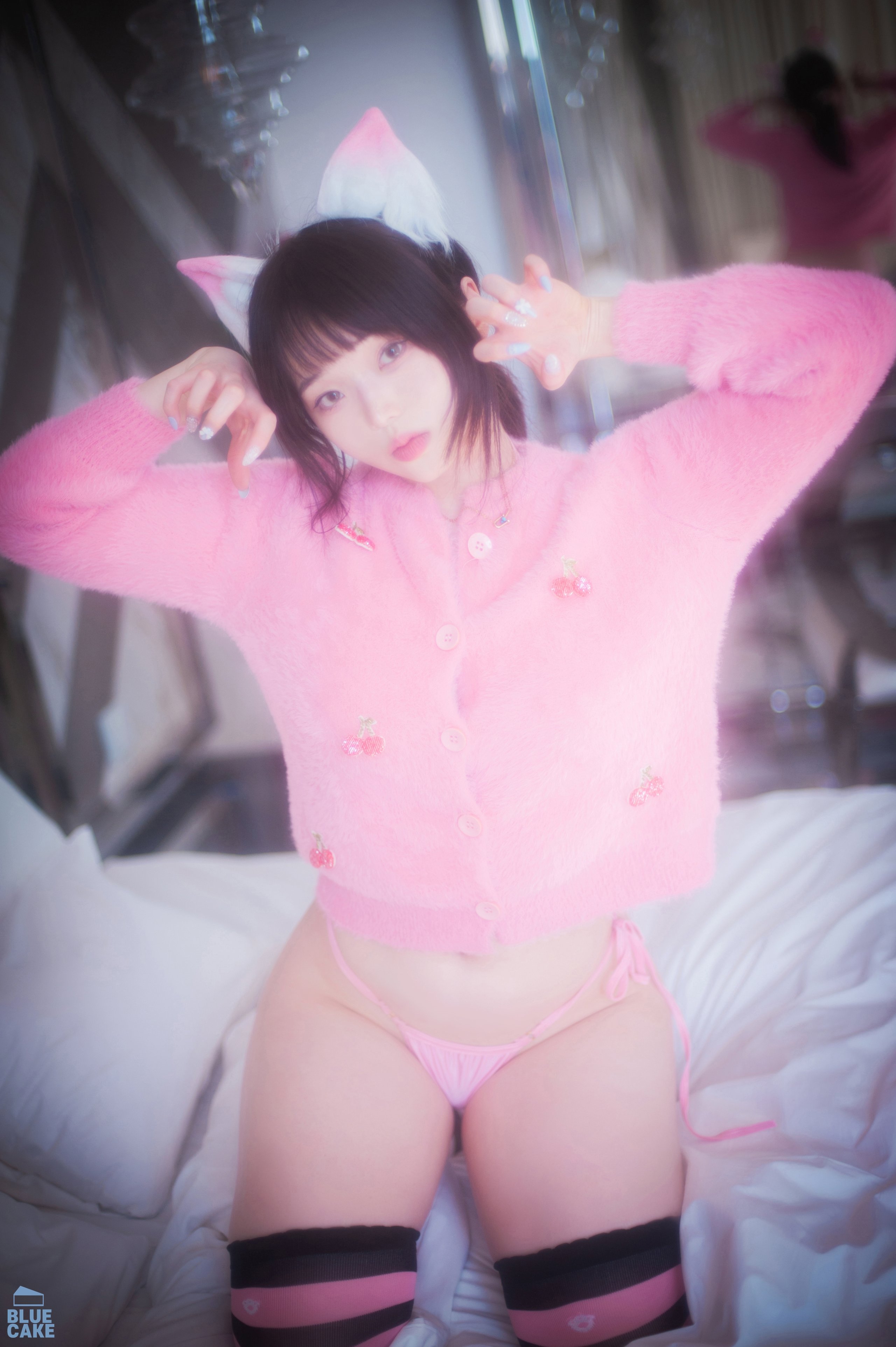 BLUECAKE-Bambi-Naughty-Cats-Pink-and-Mint-RED-MrCong.com-001