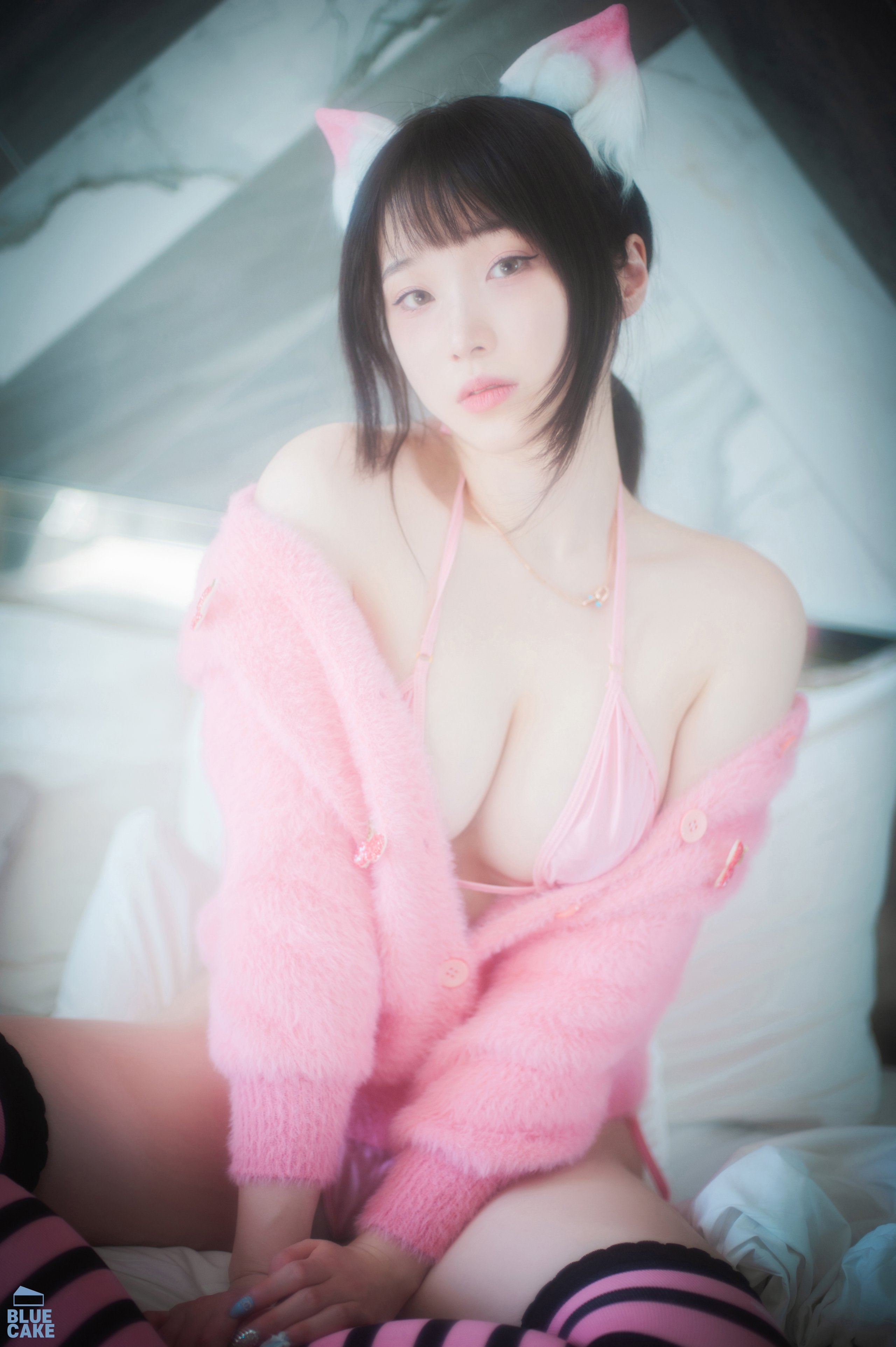 BLUECAKE-Bambi-Naughty-Cats-Pink-and-Mint-RED-MrCong.com-020