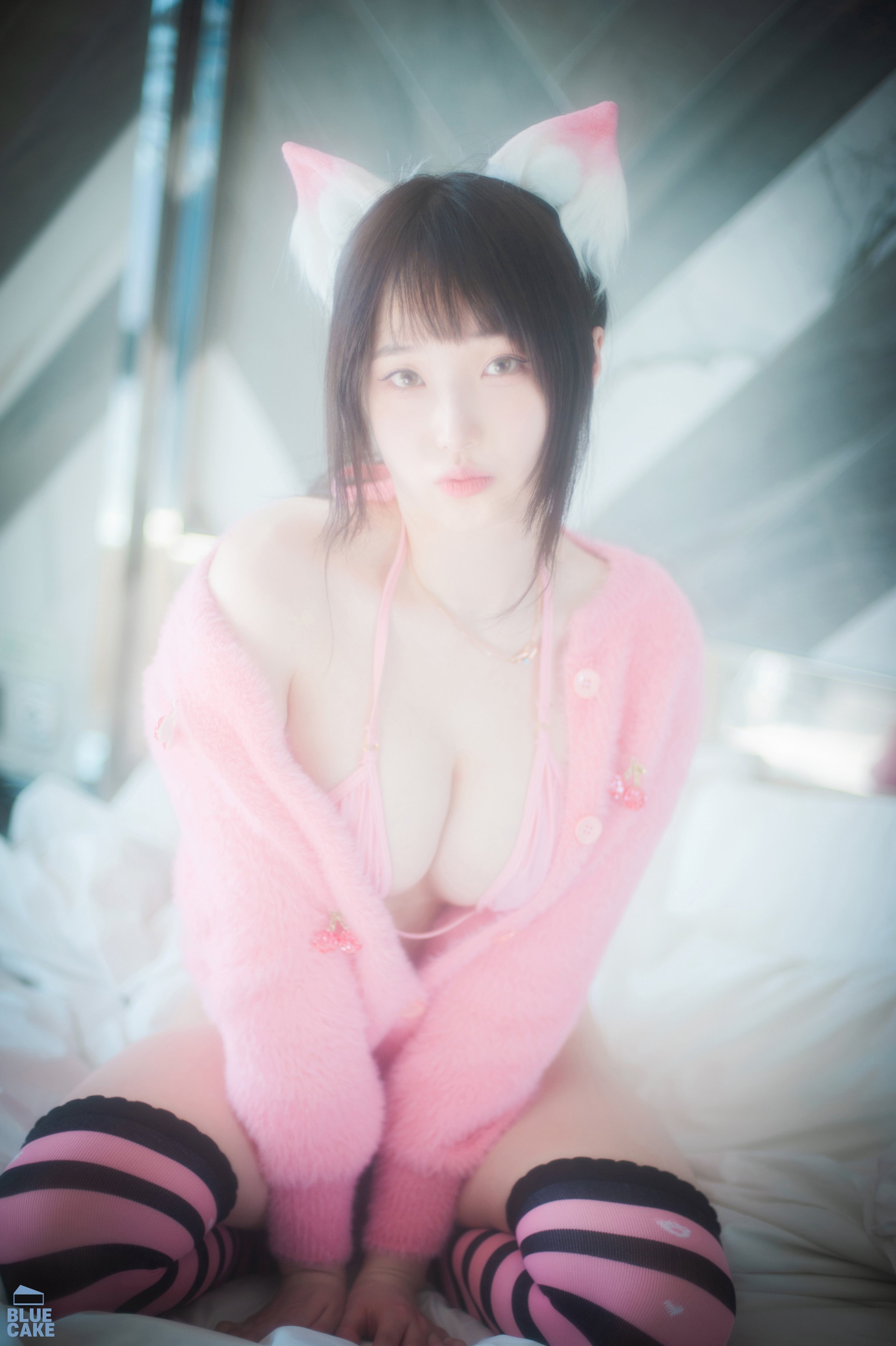 BLUECAKE-Bambi-Naughty-Cats-Pink-and-Mint-RED-MrCong.com-027