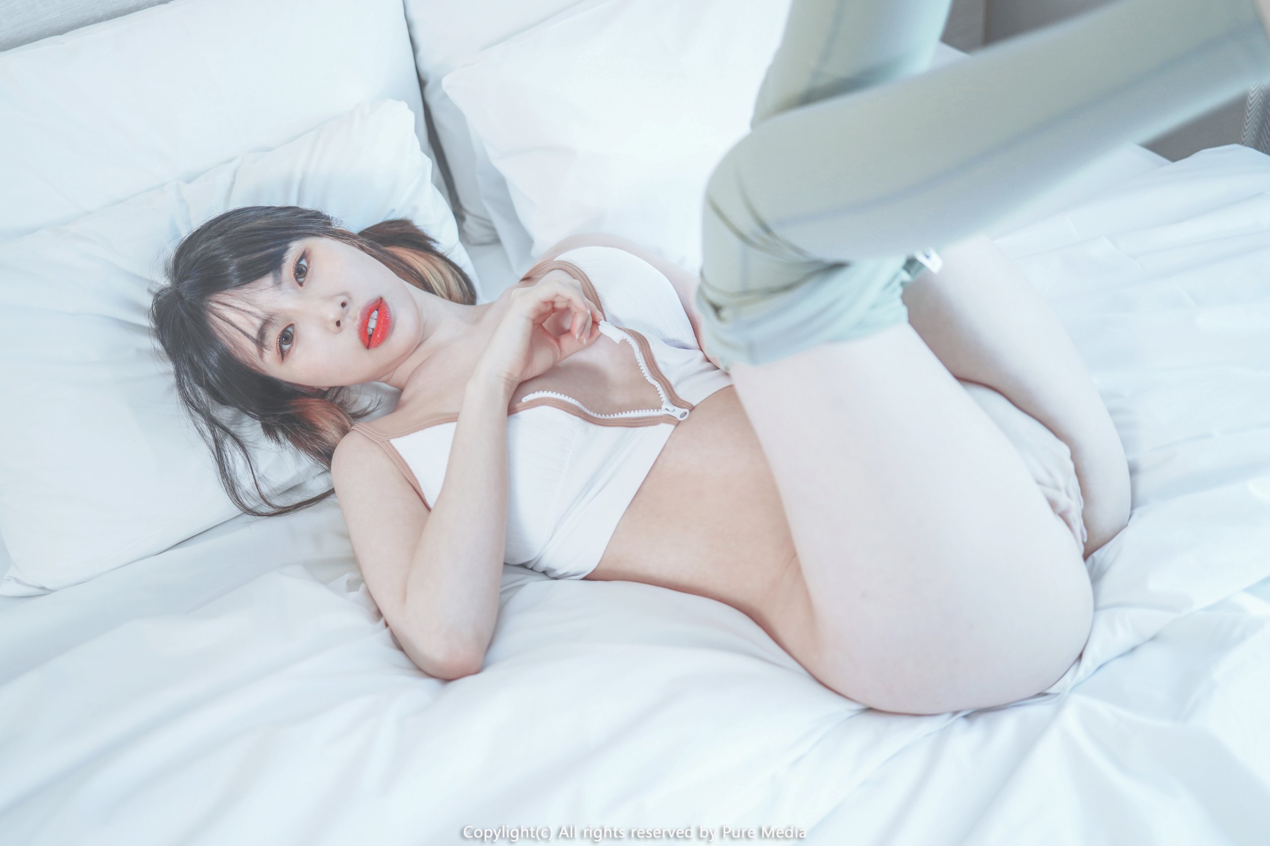 Pure-Media-Vol.103-Uhye-MrCong.com-041