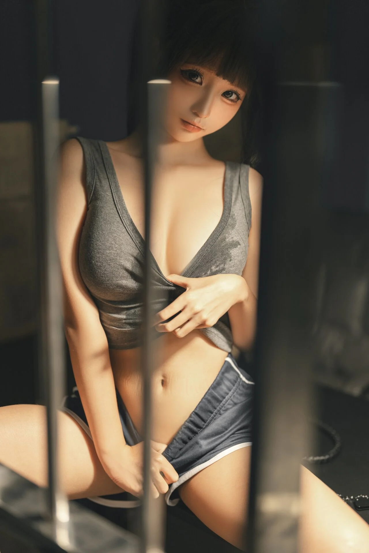 049