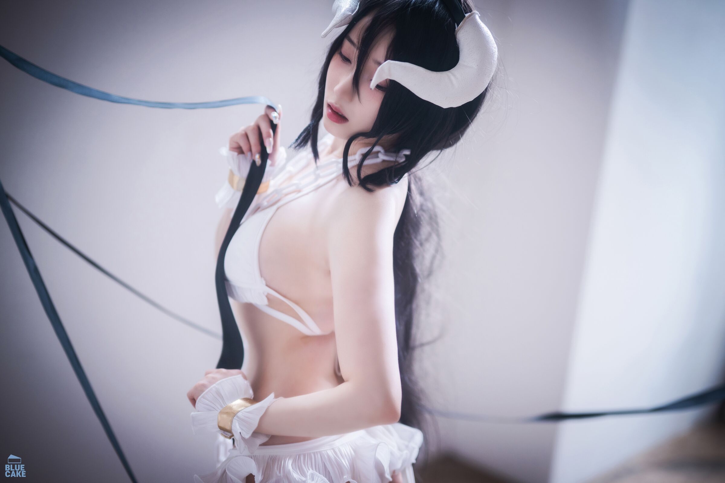042