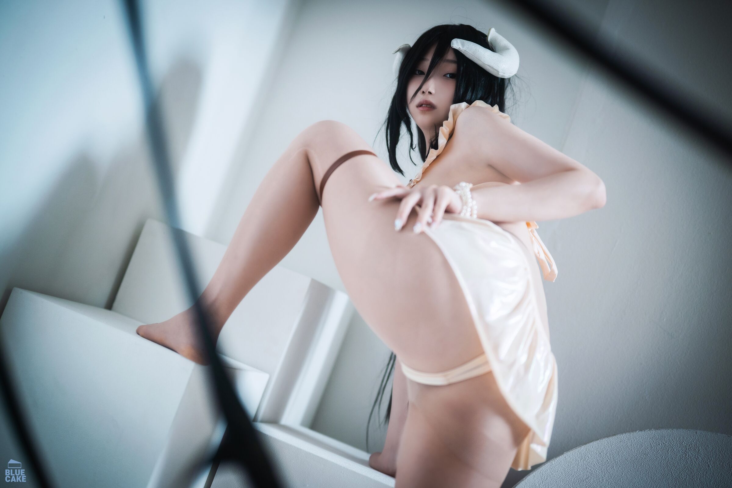 081