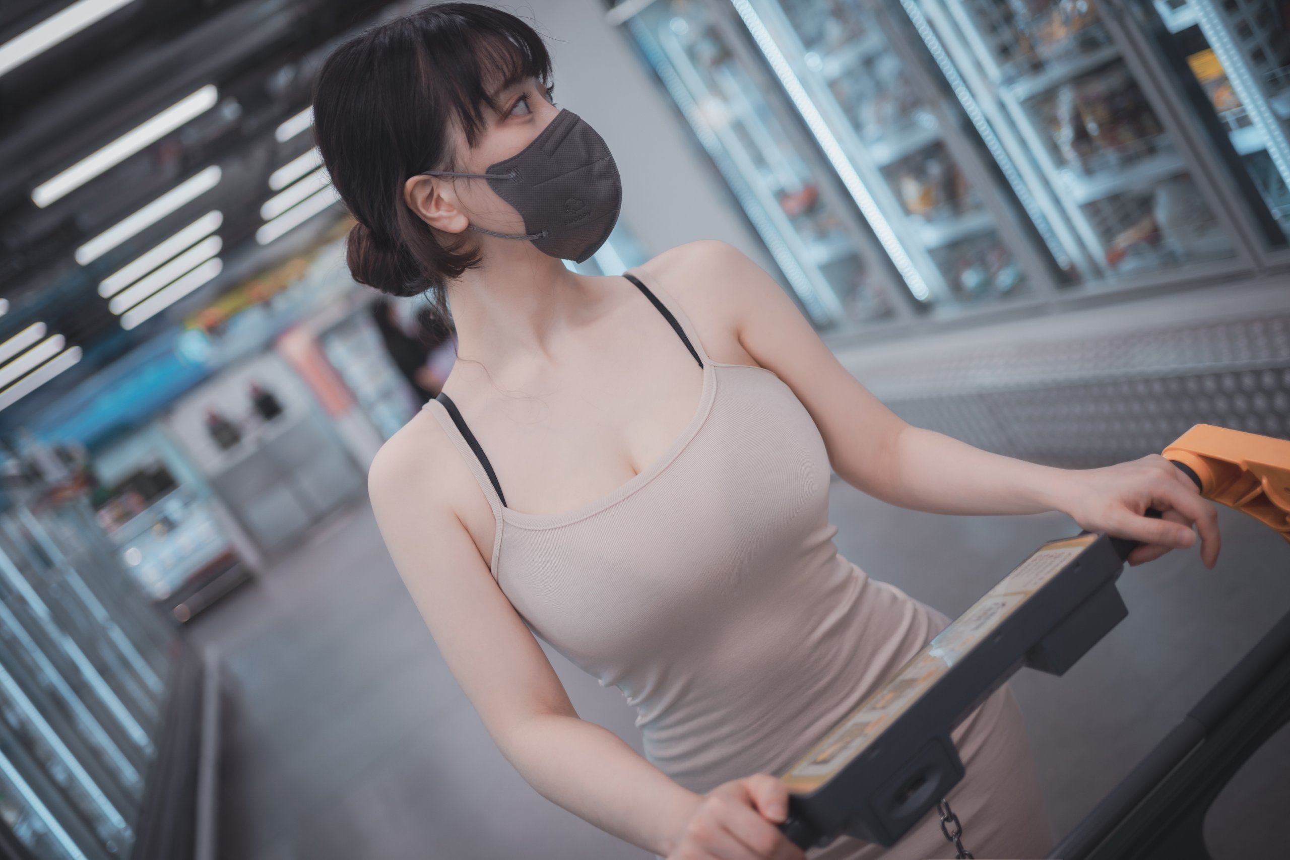 DJAWA-Photo-ZziZzi-New-Town-Bride-Outside-MrCong.com-020