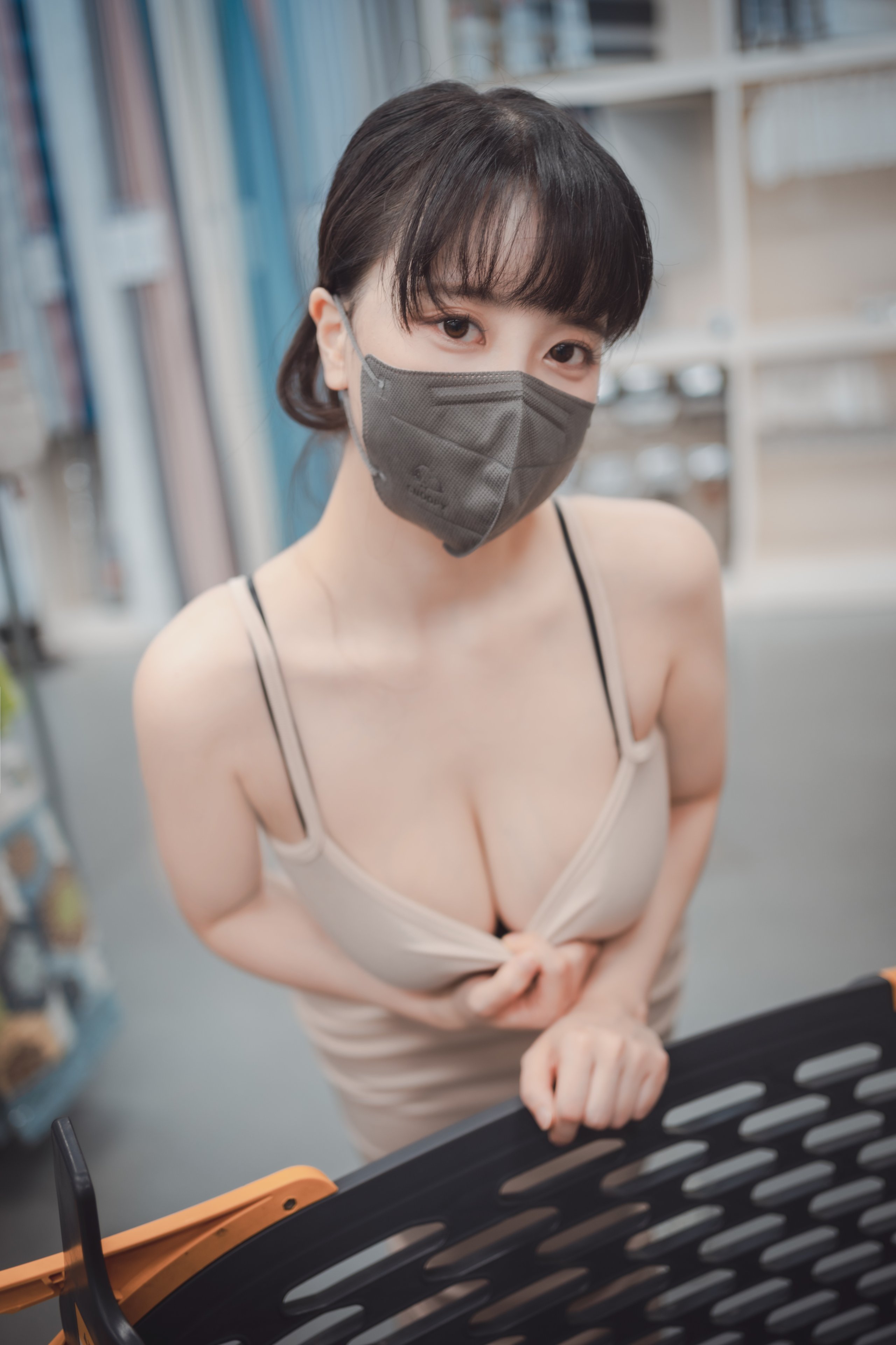DJAWA-Photo-ZziZzi-New-Town-Bride-Outside-MrCong.com-049