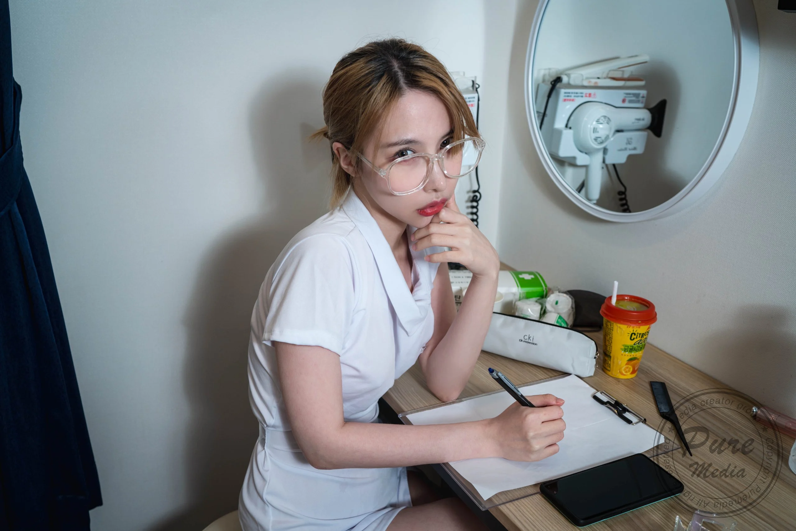 Pure-Media-Vol.206-Uhye-Fainted-Nurse-MrCong.com-037