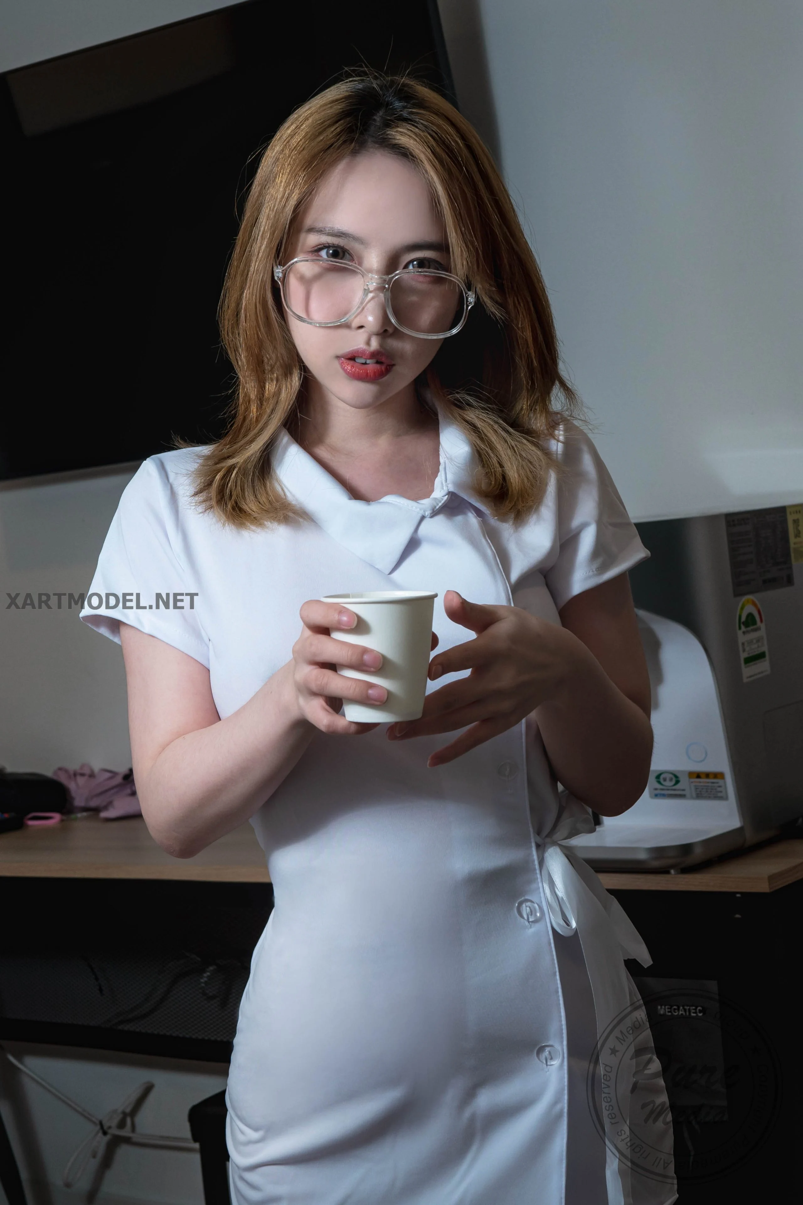 Pure-Media-Vol.206-Uhye-Fainted-Nurse-MrCong.com-079